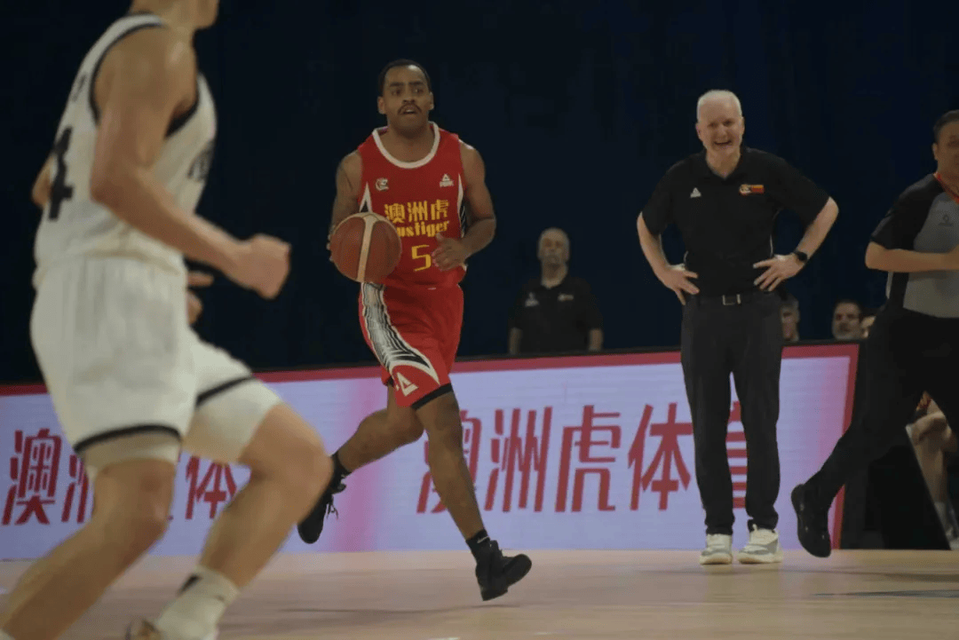 男篮直播今天1930_(男篮直播今天1930直播CBA总决骞)