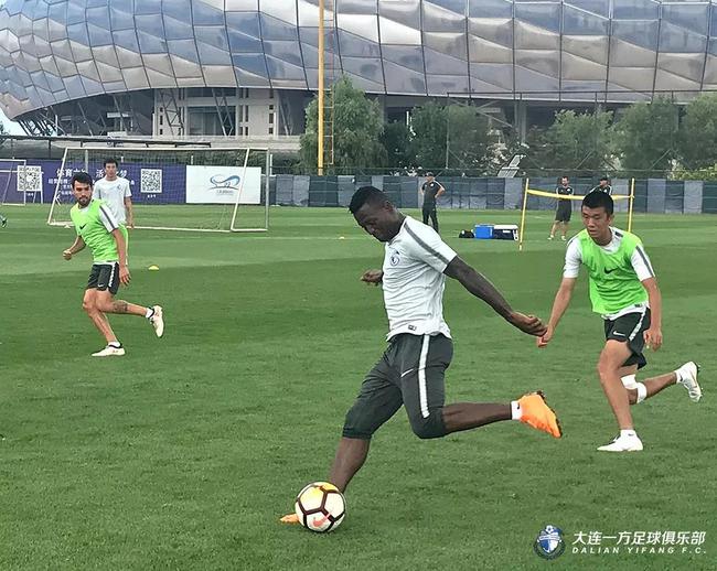 中超足彩免费视频直播app_(足球直播在线直播观看免费中超)