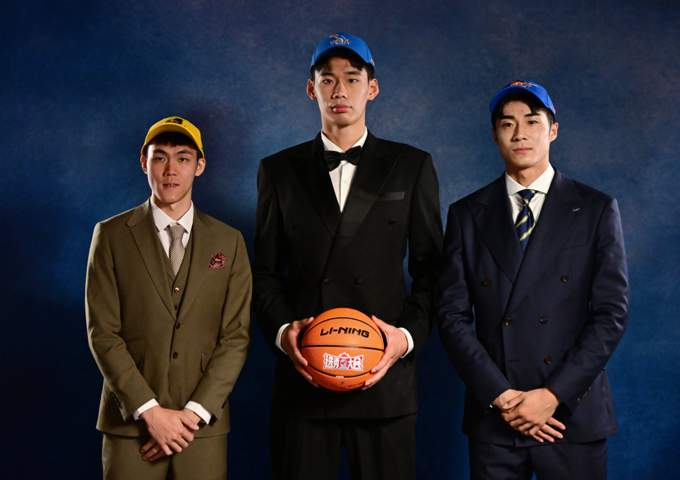 江苏男篮官宣_(江苏男篮官宣签约爱德华兹) 江苏男篮官宣_(江苏男篮官宣签约爱德华兹)