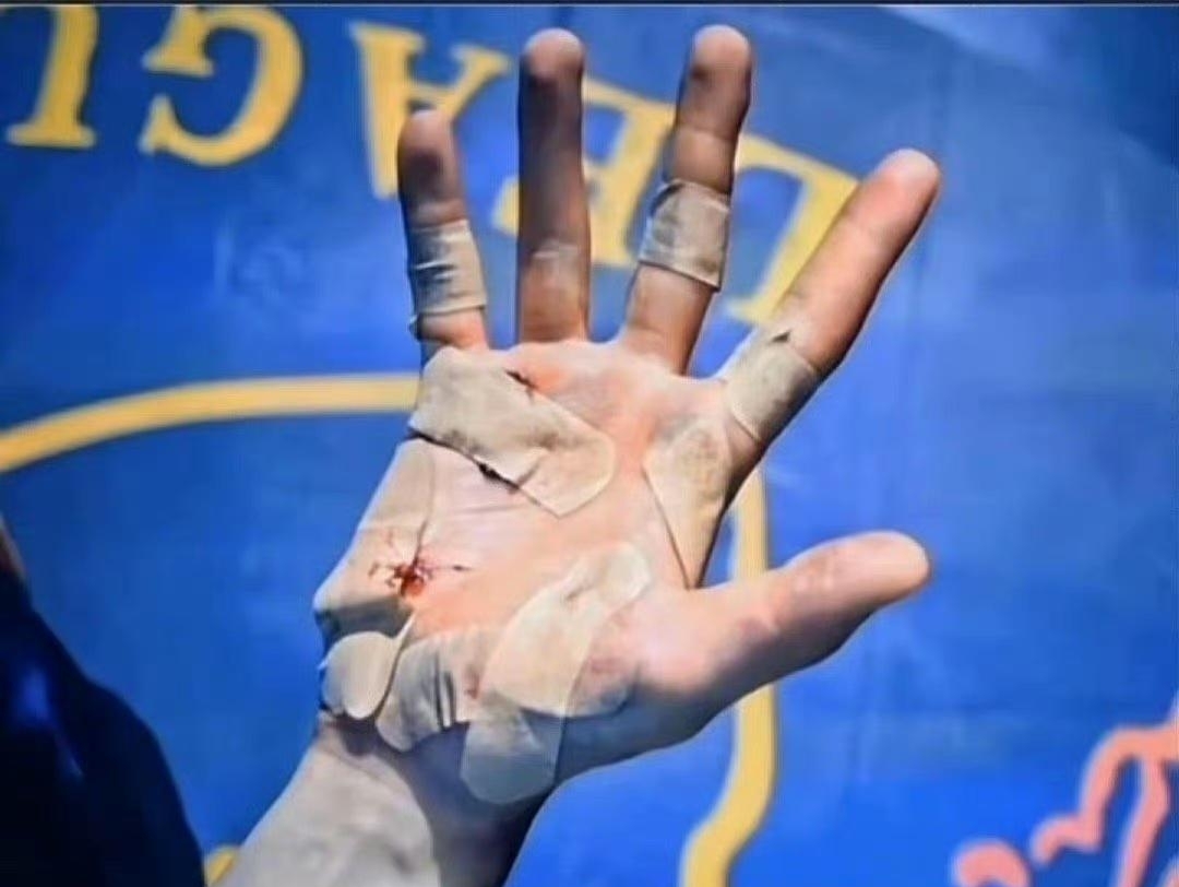 关于德隆:保罗还在打球啊?我下个楼梯都能受伤的信息 关于德隆:保罗还在打球啊?我下个楼梯都能受伤的信息