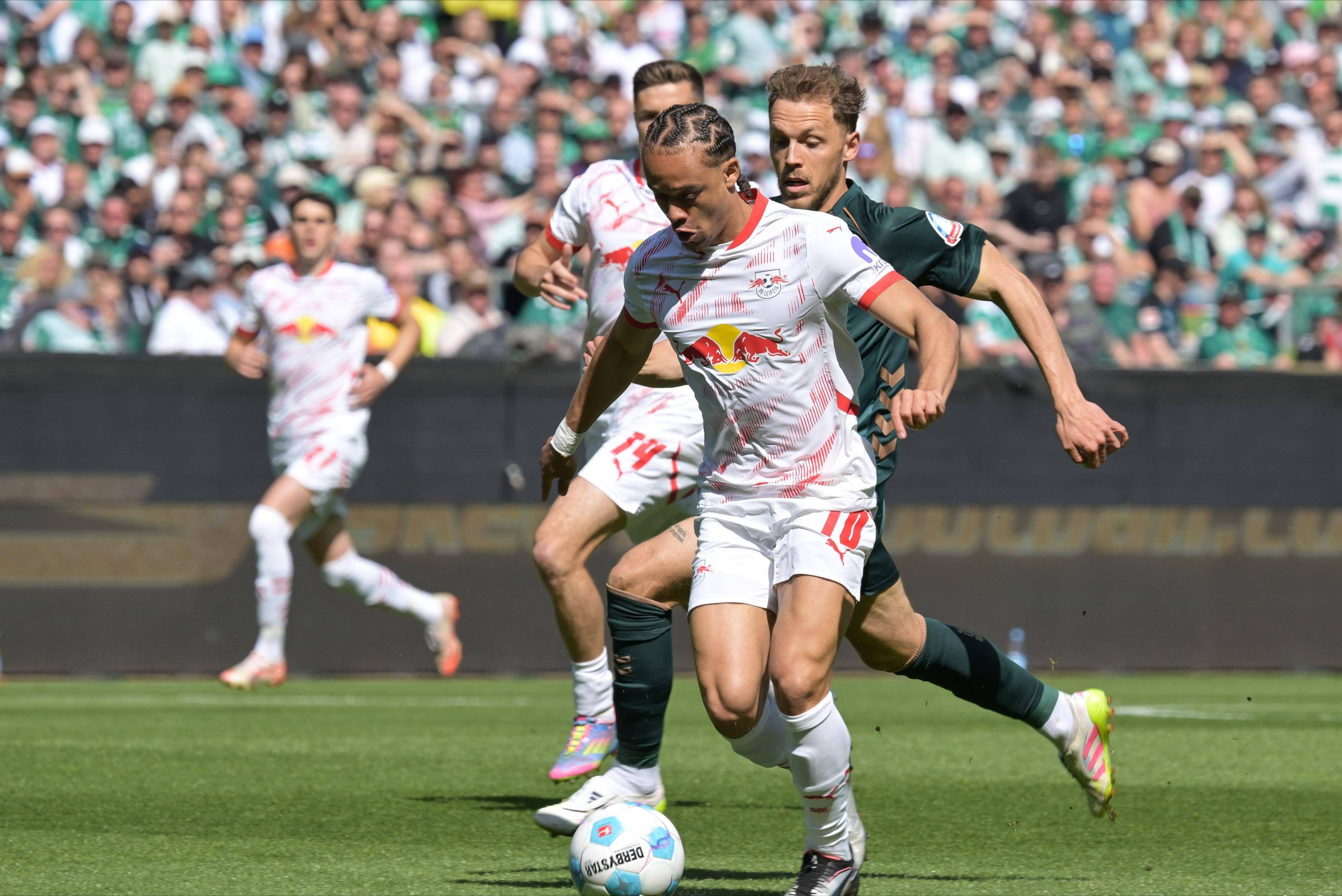 德甲弗赖堡2-2法兰克福伯卡特梅开二度格里福任意球破门的简单介绍