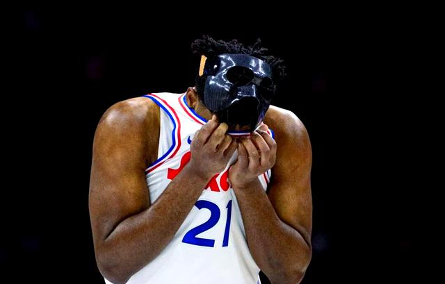 NBA公布对恩比德罚款因场上做出不当动作 NBA公布对恩比德罚款因场上做出不当动作