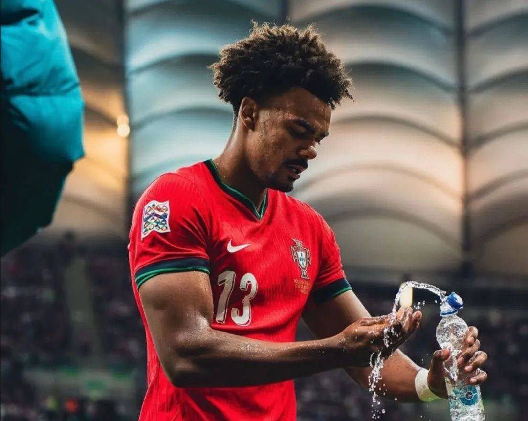 关于罗马诺：恩昆库希望加盟拜仁切尔西排除租借的信息