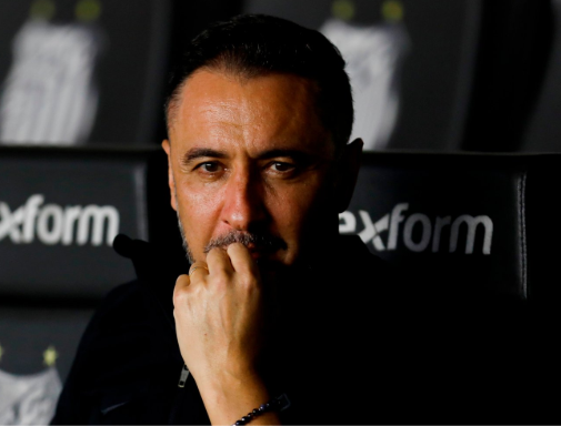 包含狼队主帅佩雷拉下课狼队本赛季英超排名垫底的词条