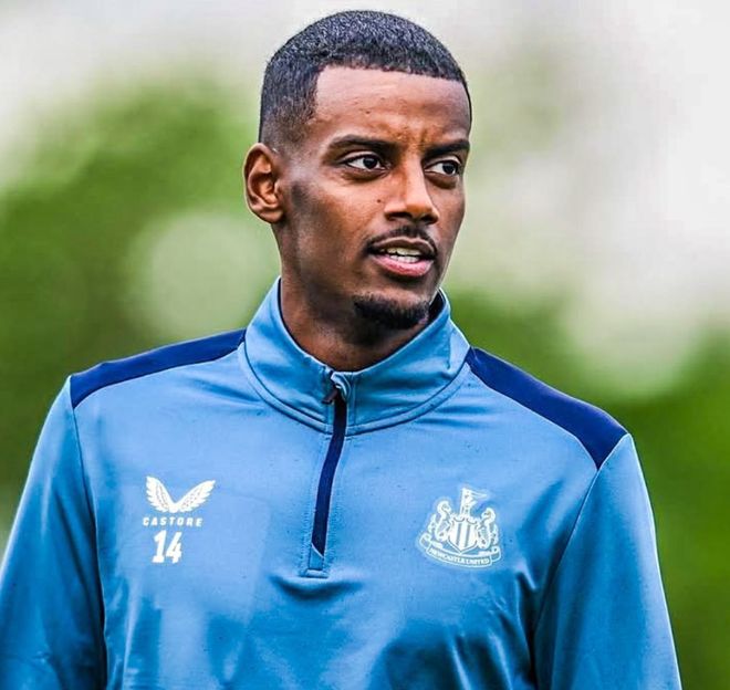 曝纽卡希望留下伊萨克球员要求涨薪 曝纽卡希望留下伊萨克球员要求涨薪