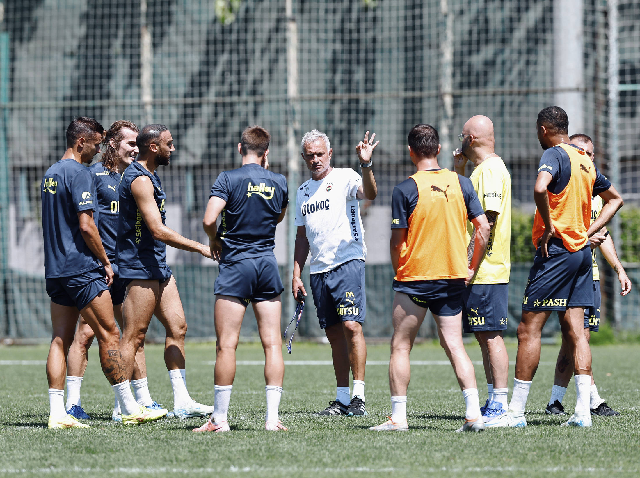 包含欧冠附加赛对阵出炉土超与葡超豪门上演直接交锋的词条