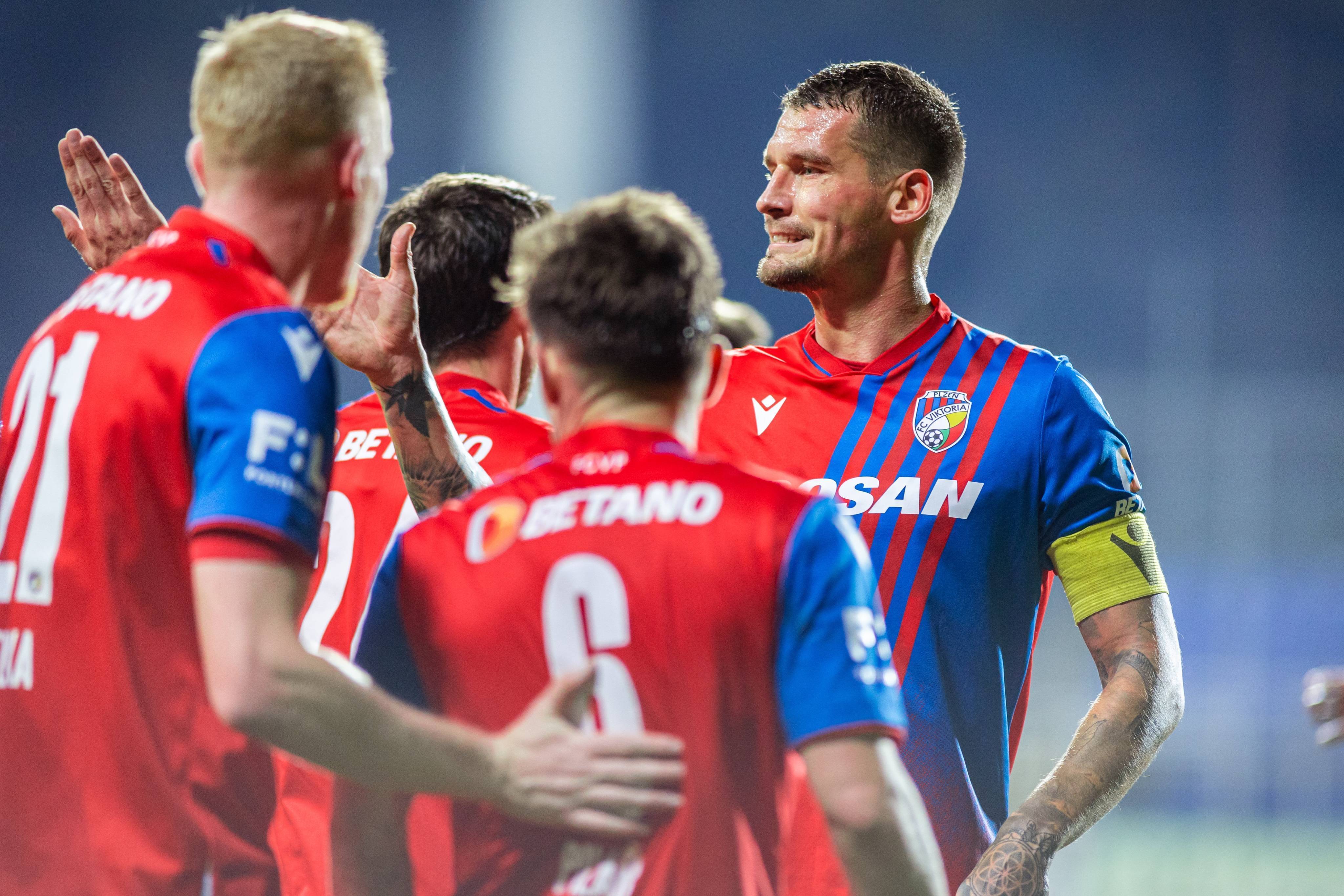 关于欧冠附加赛布鲁日VS格拉斯哥流浪者今日预测布鲁日占据总比分优势的信息