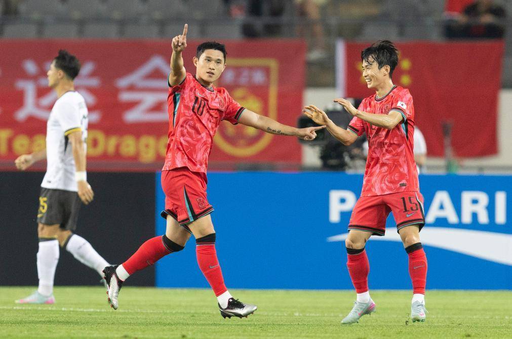 国足结束东亚杯征程获得第三名