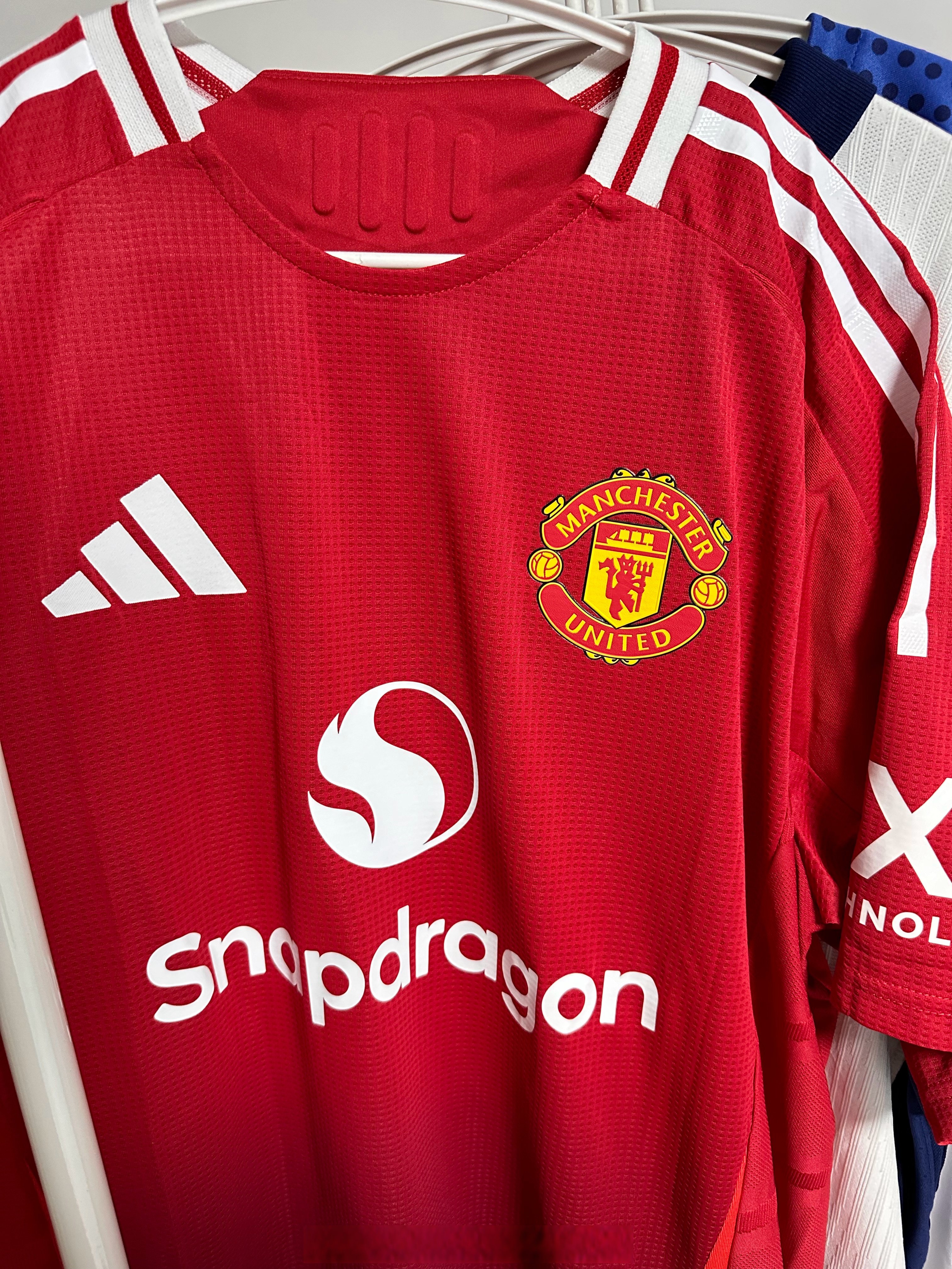 关于曼联新赛季训练服未找到赞助商与Tezos的协议在6月份结束的信息 关于曼联新赛季训练服未找到赞助商与Tezos的协议在6月份结束的信息