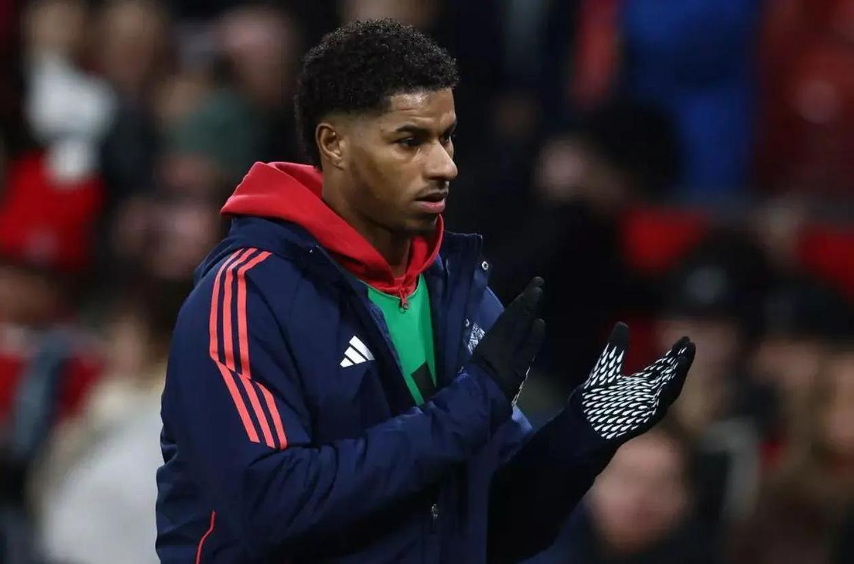 拉什福德首次西甲首发表现不佳半场被换下的简单介绍