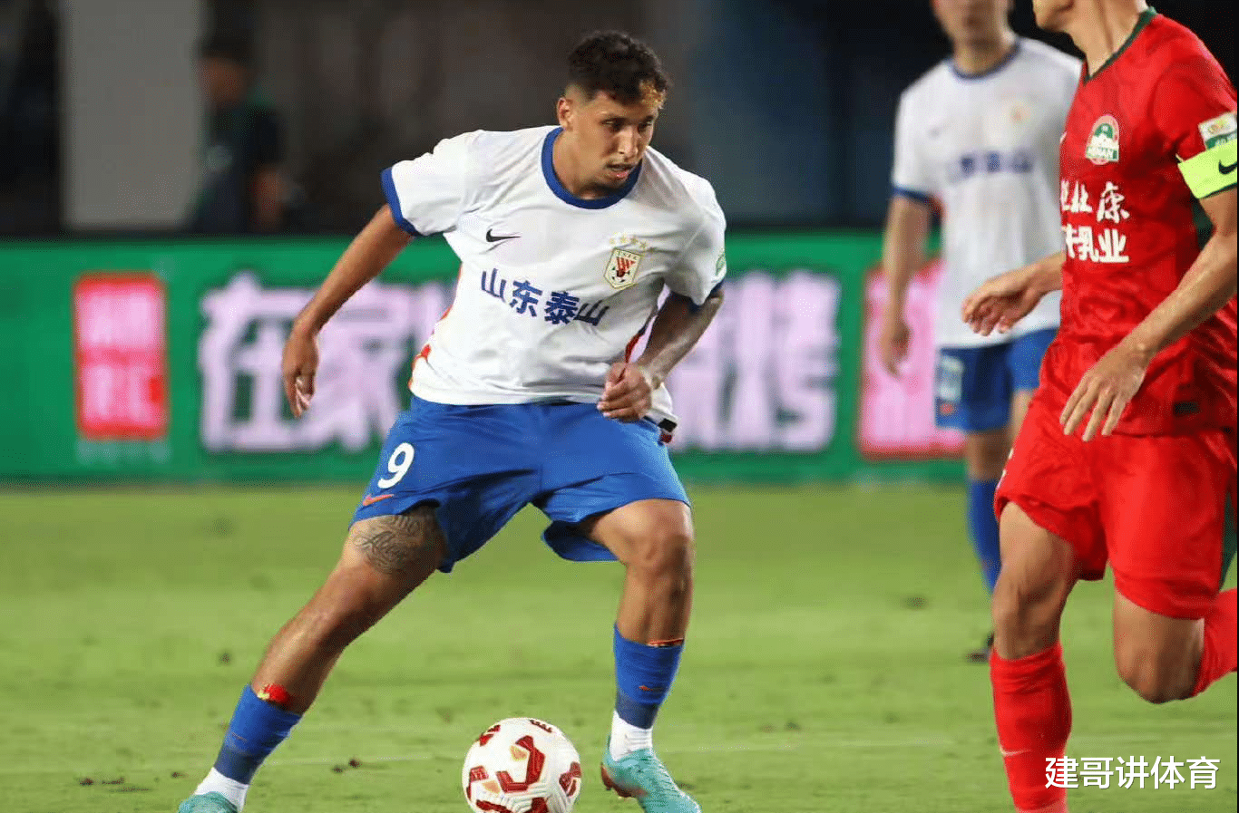 鲁媒：泰山适应三中卫但问题未解决泰山取得三连胜的简单介绍