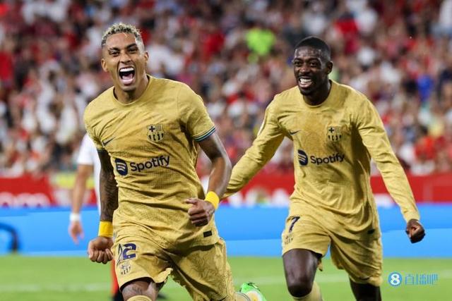 包含杰拉德-马丁不愿在今夏离开巴萨他留队几乎成为必然的词条