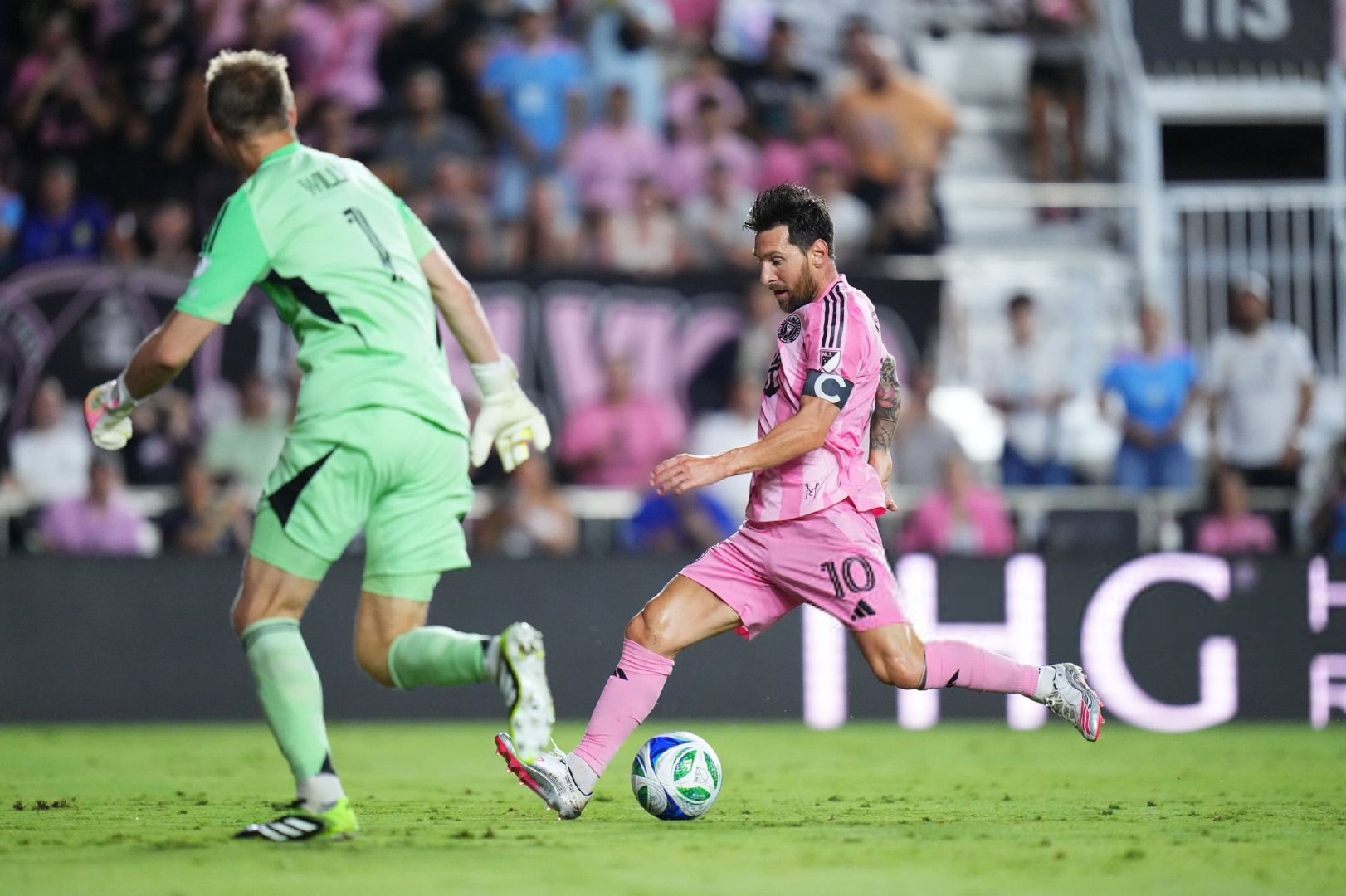 包含美职联纳什维尔2-5迈阿密国际梅西帽子戏法的词条