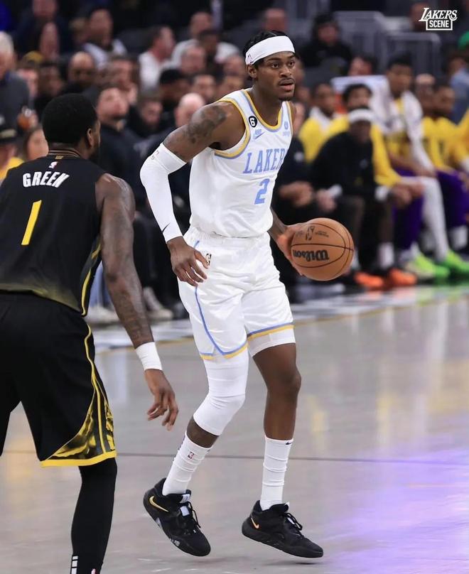 包含NCAA:范德比尔特大学VS得克萨斯南方大学的词条