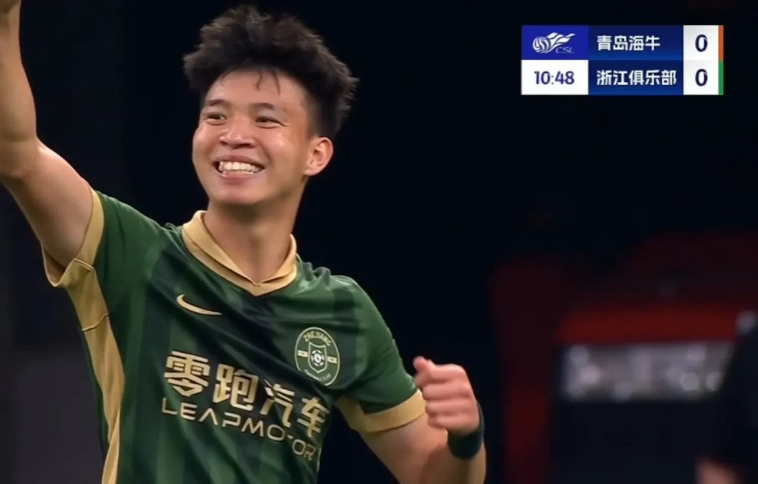 包含曝米特里策加盟中超浙江队签约三年半的词条