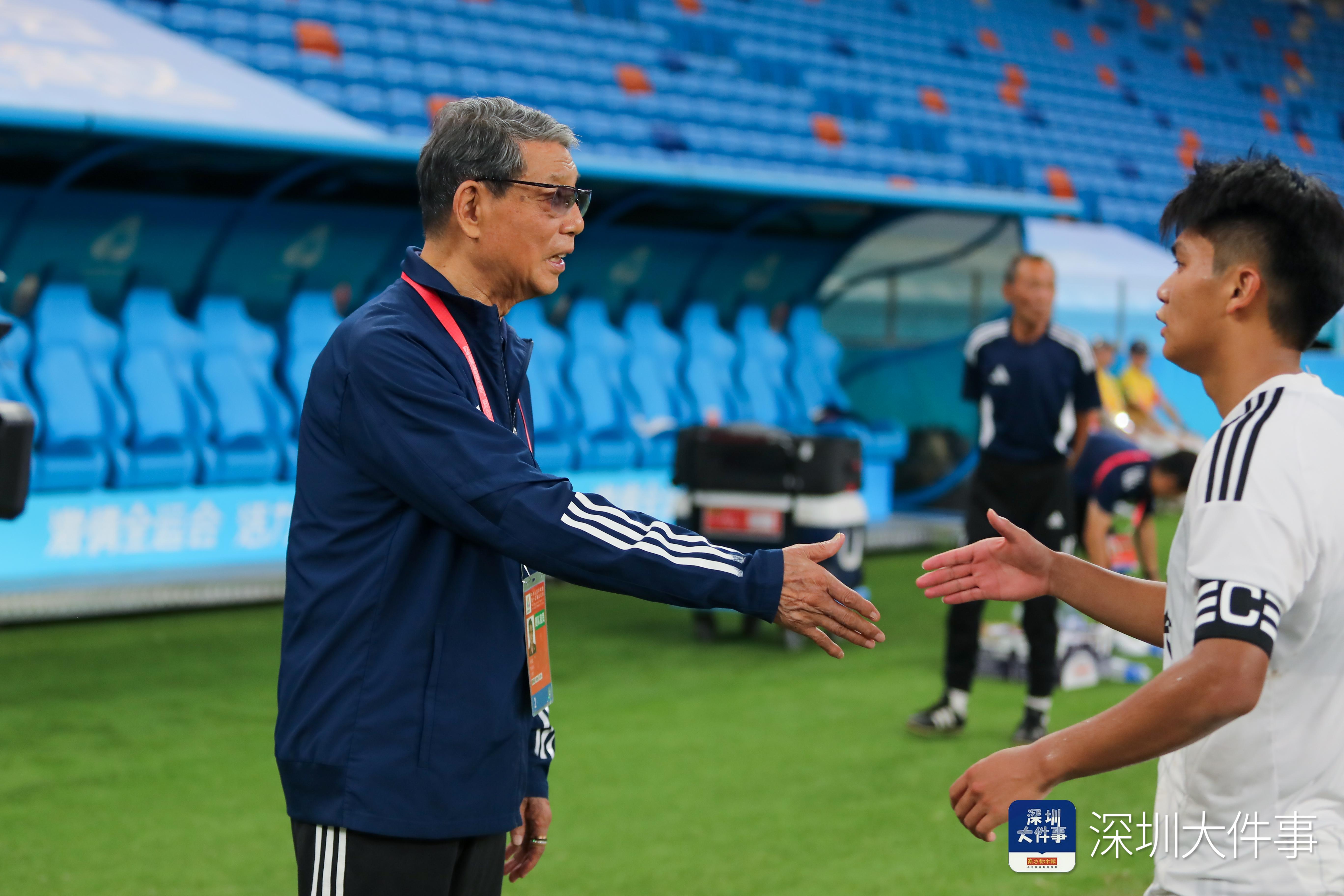 徐根宝率上海U20进四强艰难逆转新疆队的简单介绍 徐根宝率上海U20进四强艰难逆转新疆队的简单介绍