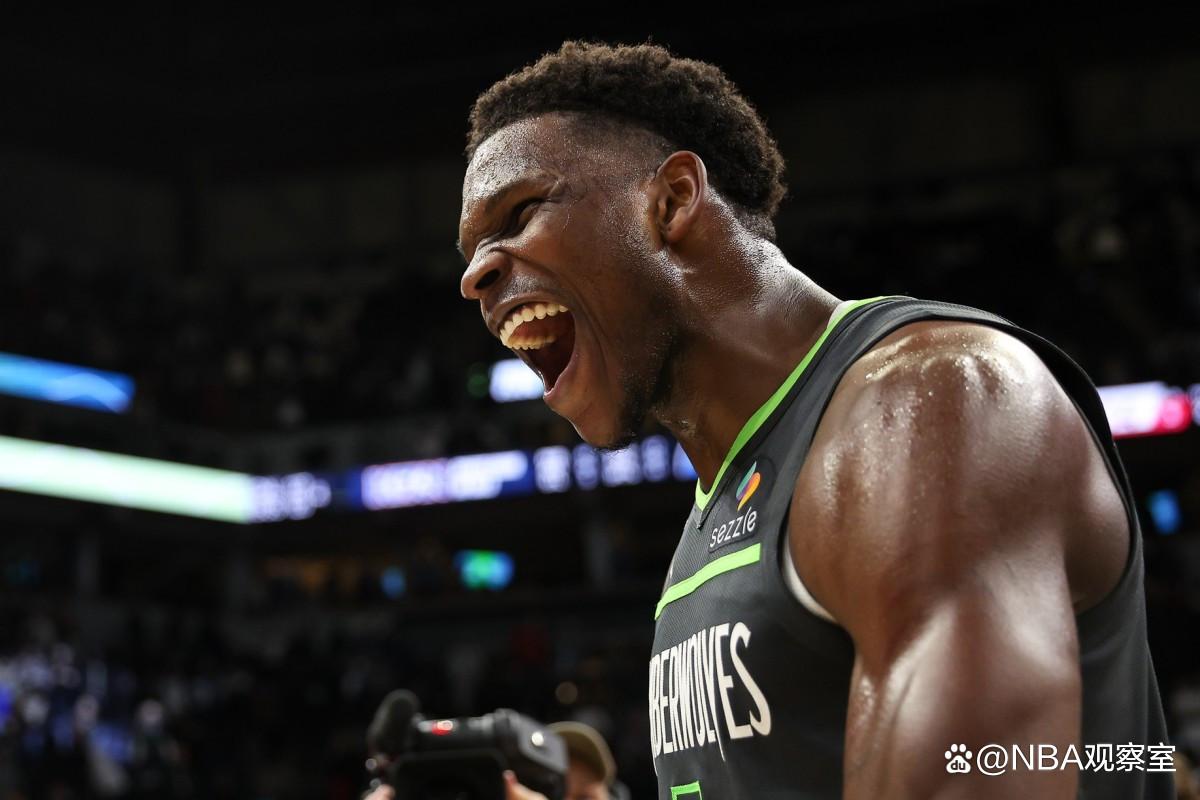 狼队正式接触米德尔斯堡主帅爱德华兹强调的只专注于当下的工作的简单介绍