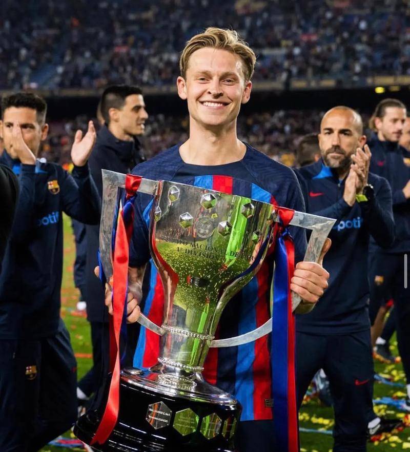 曝巴萨急于完成德容续约有利于俱乐部财务空间的简单介绍