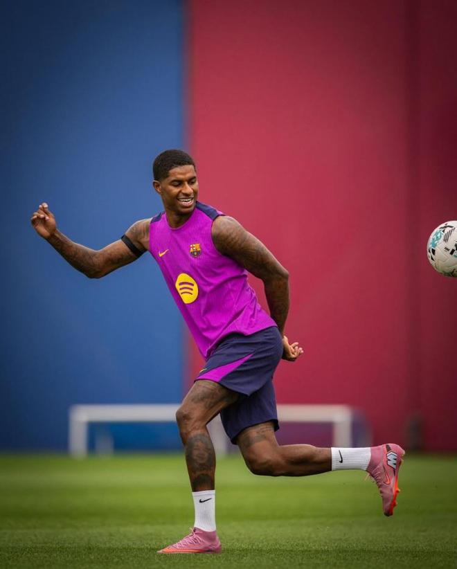 拉什福德社媒晒照纪念首秀在热身赛中登场的简单介绍