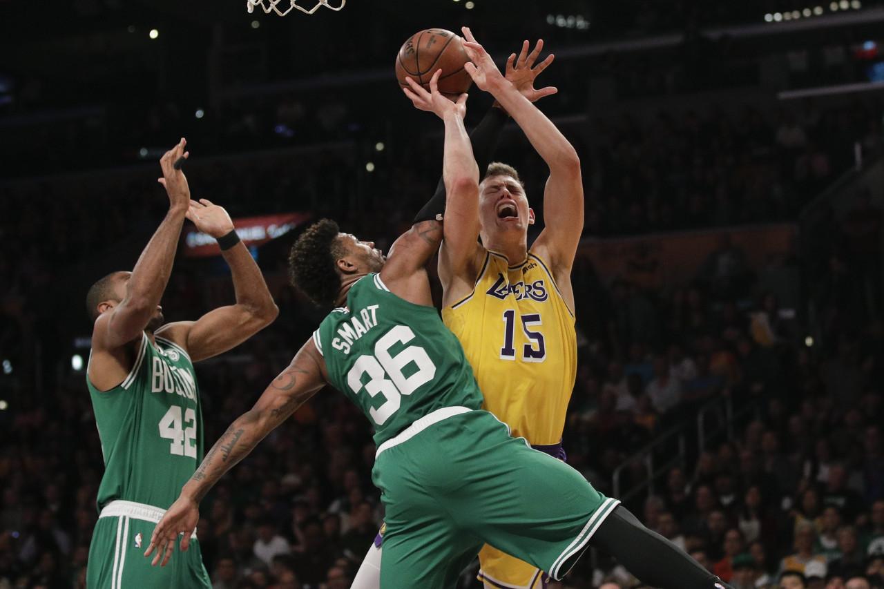 NCAA:曼哈顿大学VS瓦格纳大学的简单介绍