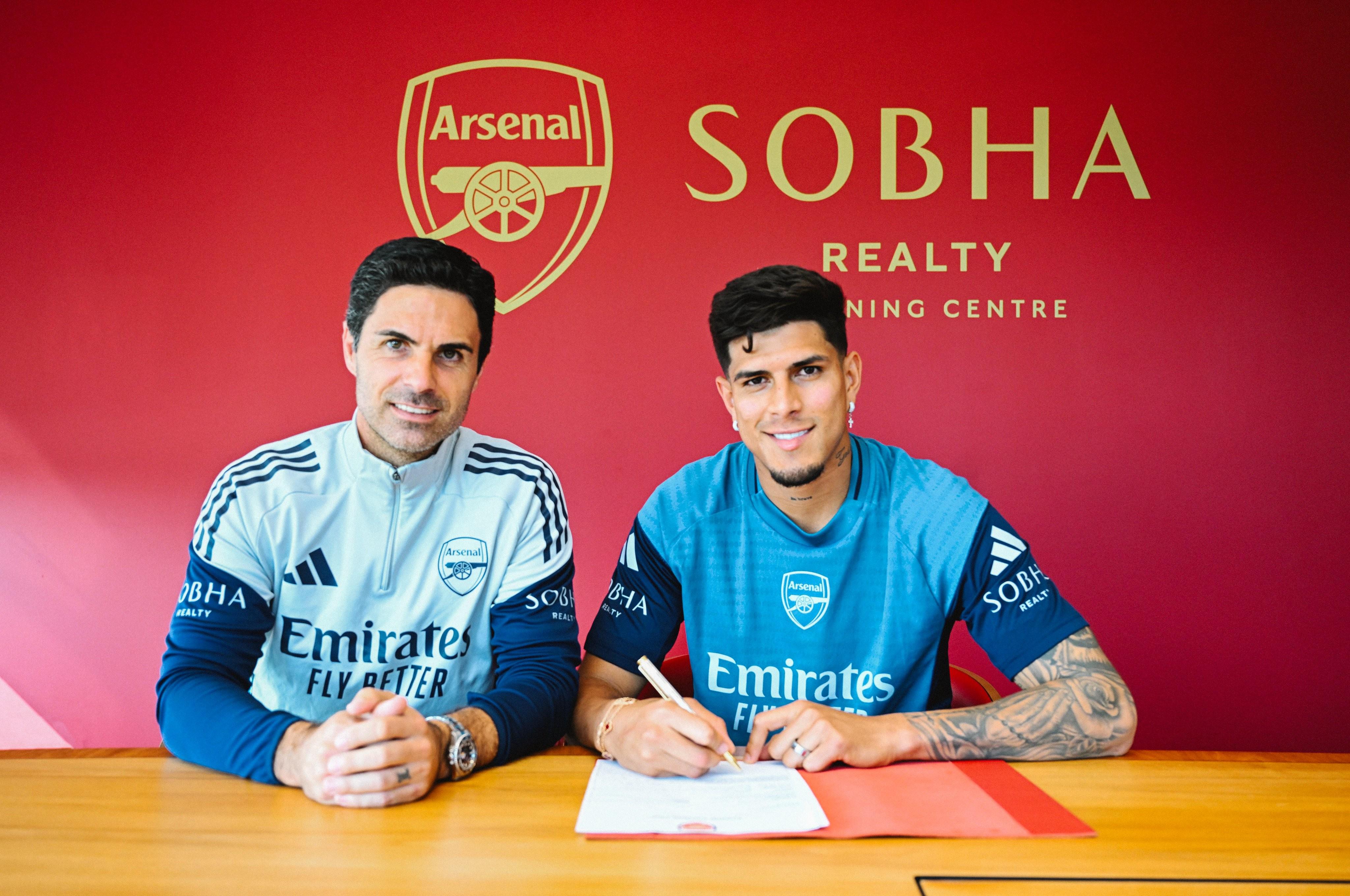 关于阿森纳引进哲凯赖什交易数小时内完成枪手希望让球员尽快加入阵容的信息