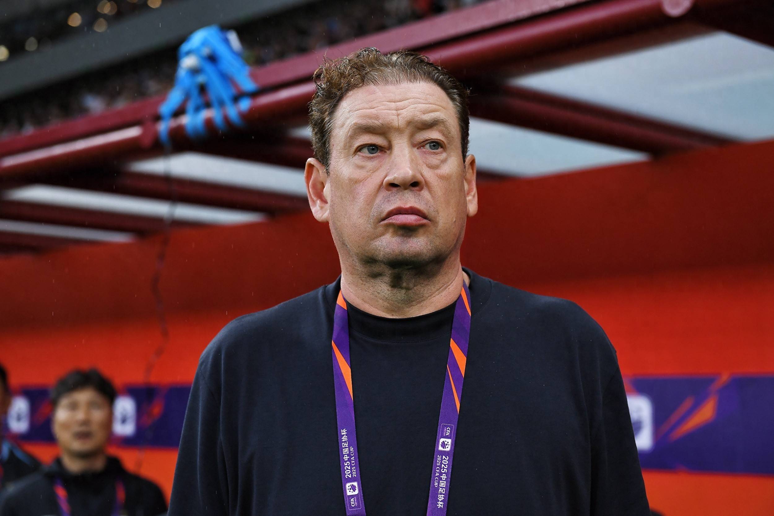 包含上海申花与斯卢茨基续约两年新合同至2027年底的词条 包含上海申花与斯卢茨基续约两年新合同至2027年底的词条