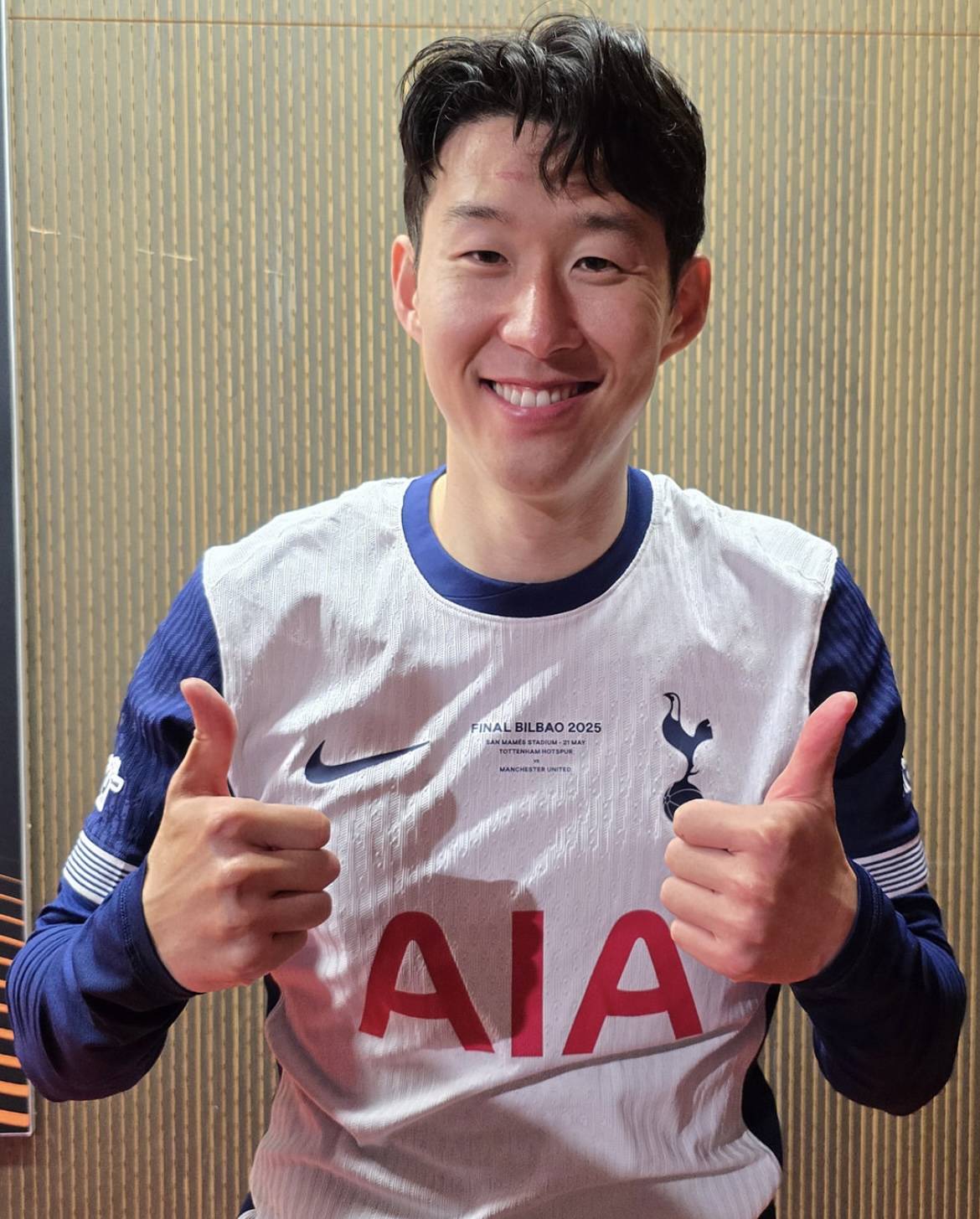 包含孙兴慜返韩受球迷欢迎孙兴慜入选韩国世预赛大名单的词条