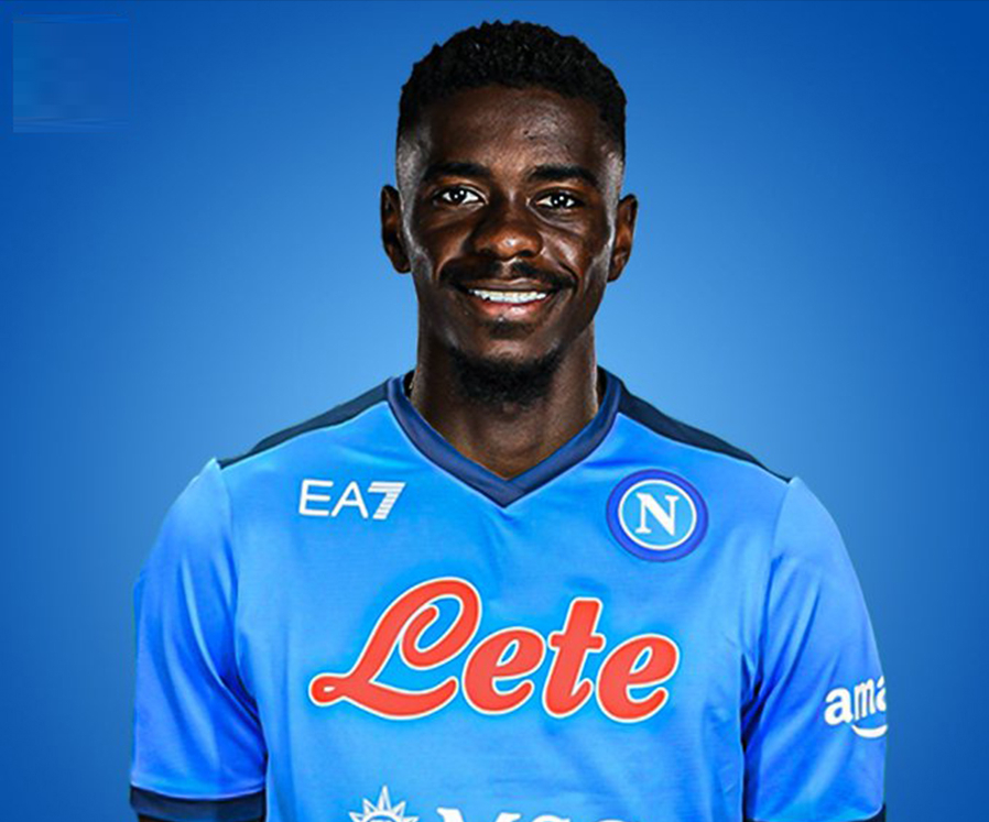 乌德勒支官宣签下多特前锋阿莱双方签约至2026年的简单介绍