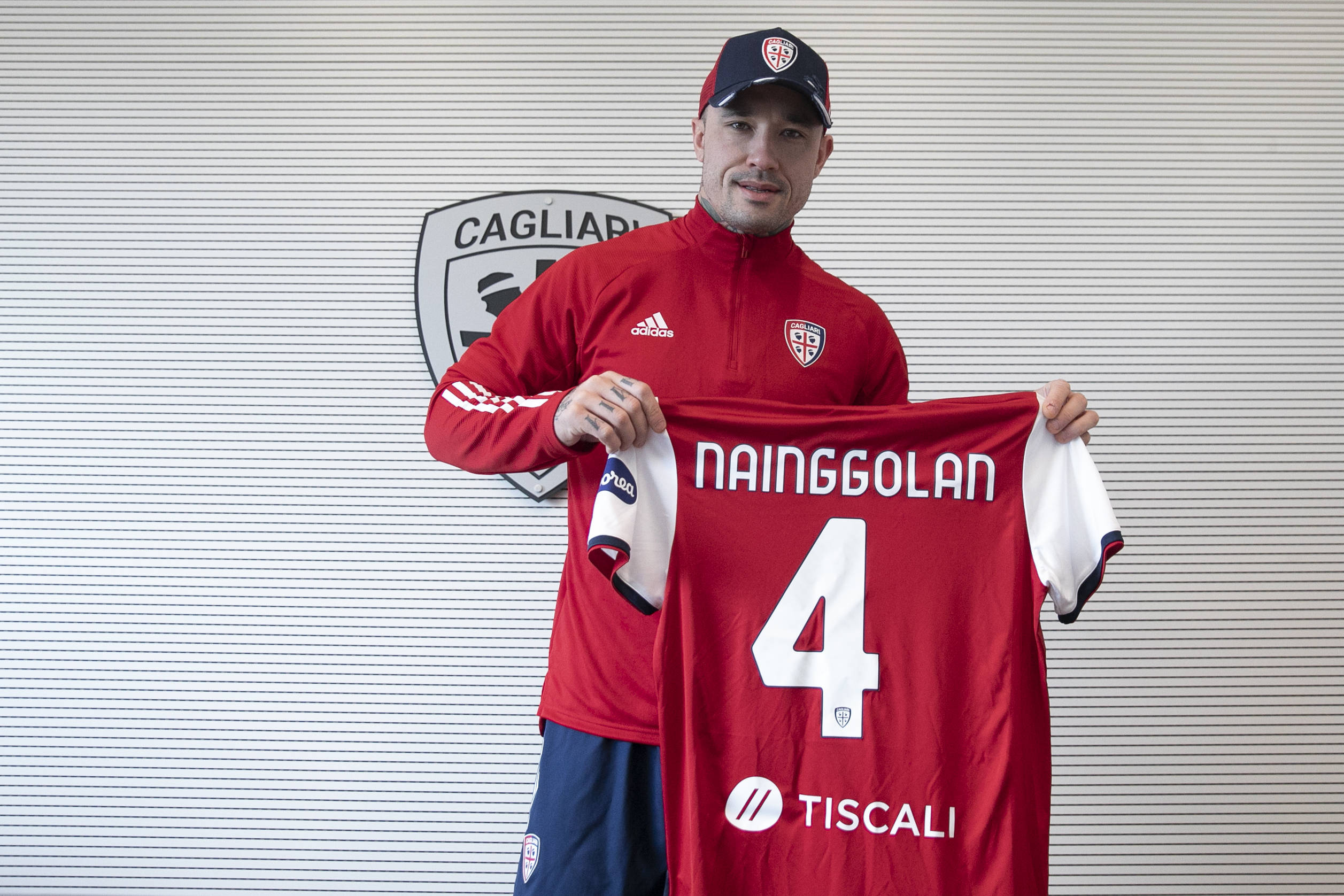 曝埃切韦里租借加盟勒沃库森租借期一年不含买断条款的简单介绍