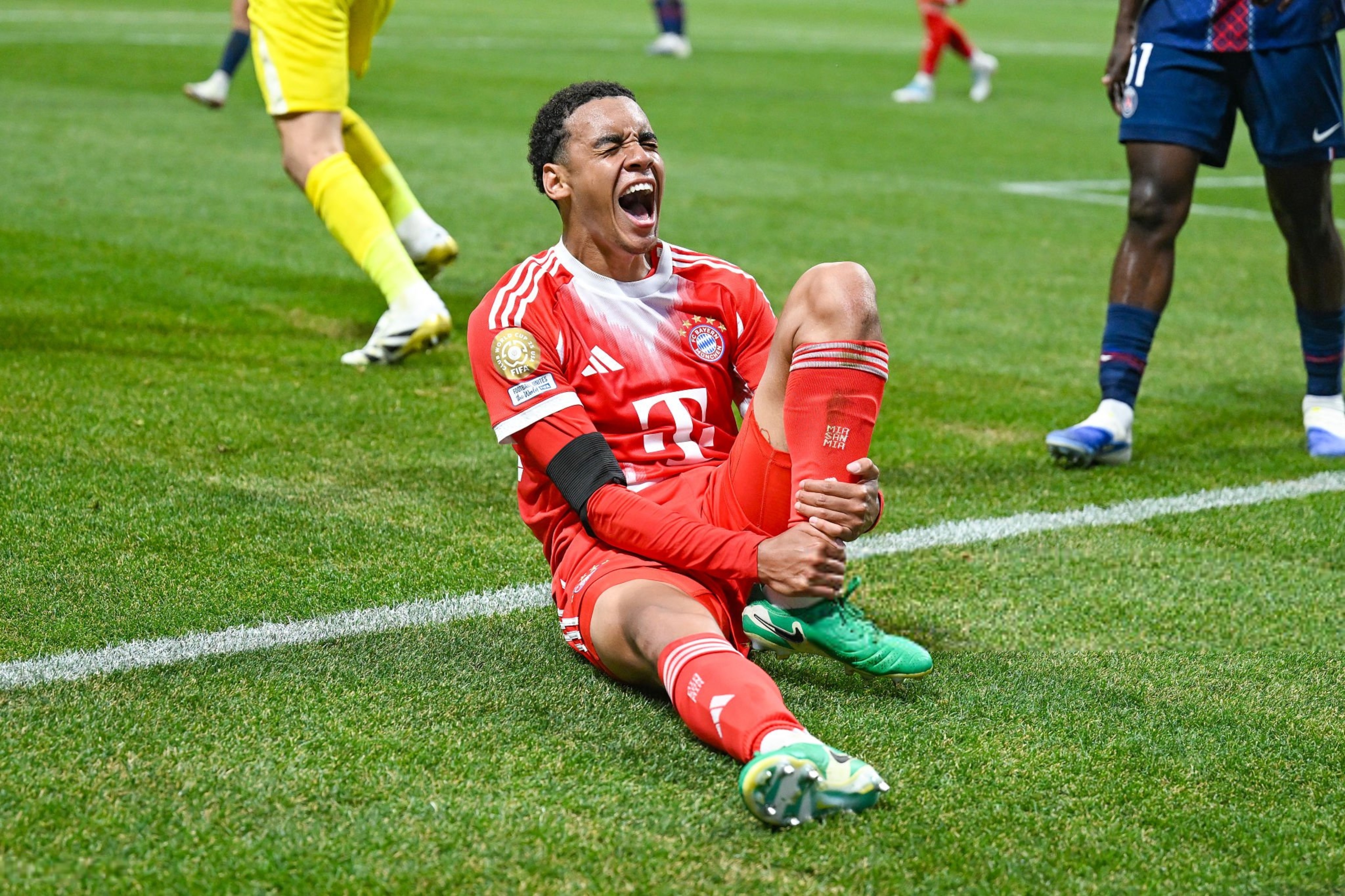 德转盘点拜仁10号球员穆西亚拉将成为新主人的简单介绍