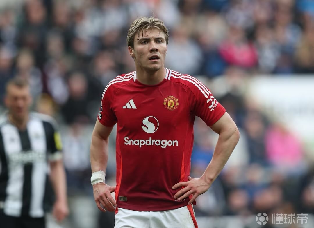 关于曝霍伊伦将接受那不勒斯体检那不勒斯与曼联达成租借协议的信息