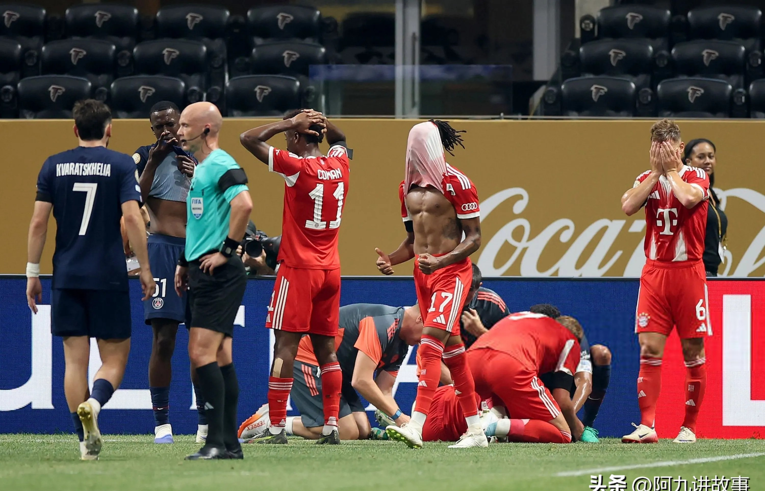 拜仁因延迟开球遭罚款纪律严谨的德甲赛场不容懈怠的简单介绍