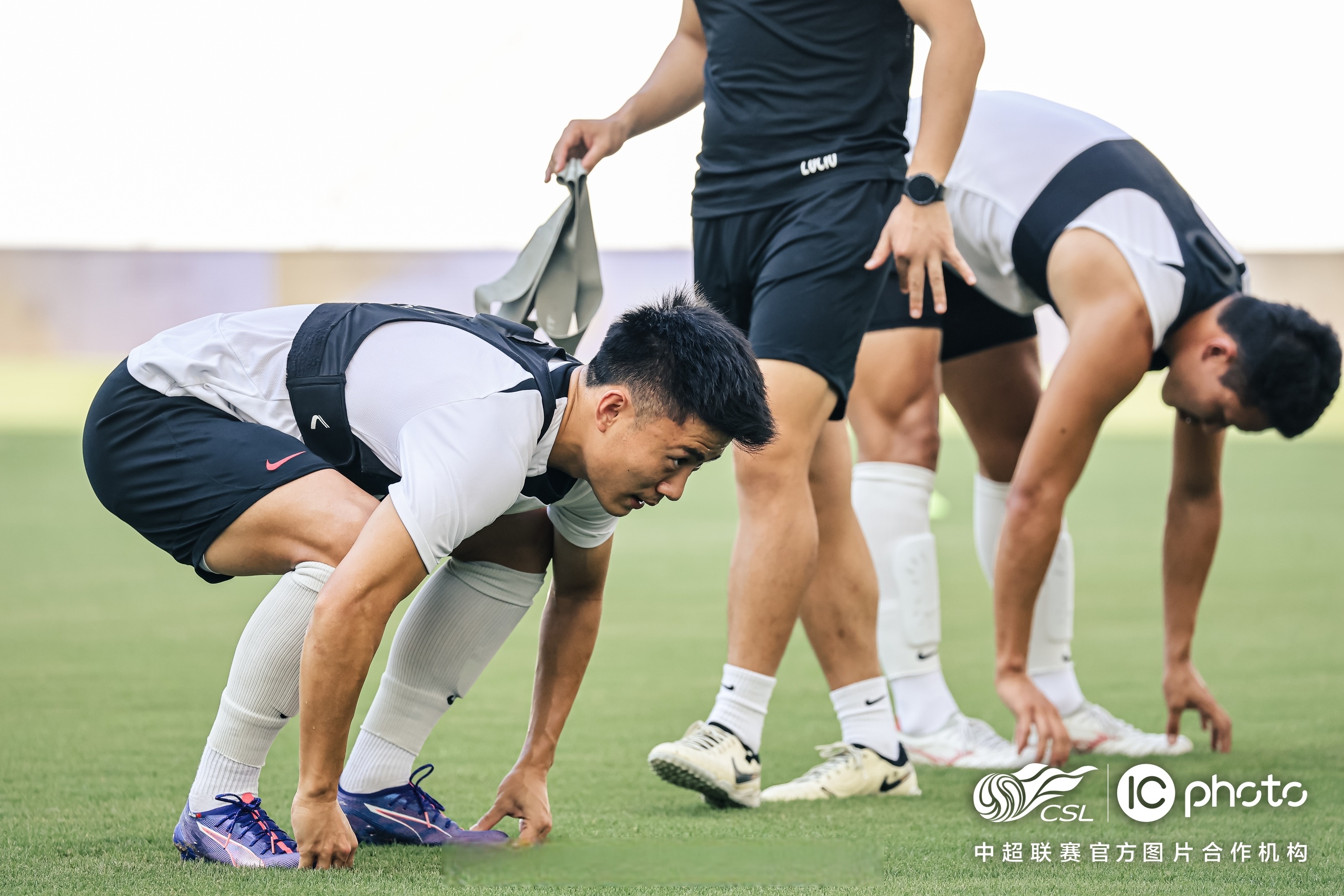 关于朱辰杰基本难以参加国足vs巴林朱辰杰大腿肌肉拉伤的信息