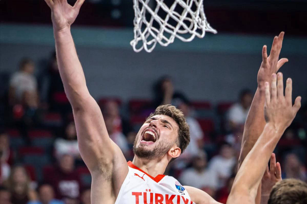 包含土耳其男篮大胜爱沙尼亚迎四连胜申京继续出色表现的词条