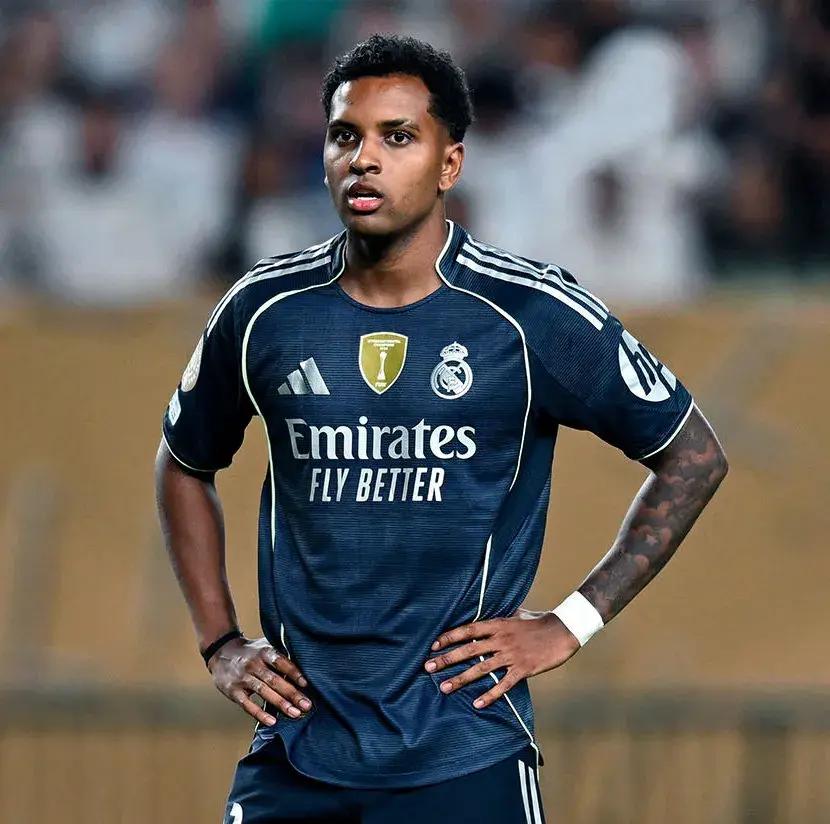 包含沙特联赛球队依旧对努涅斯有兴趣那不勒斯也将继续竞争球员的词条