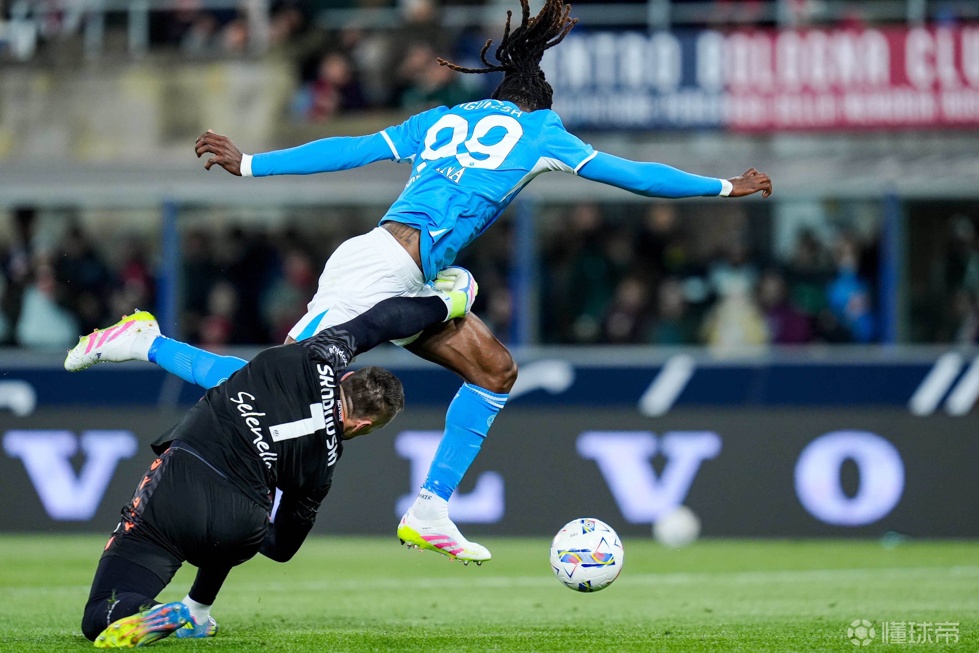 那不勒斯有意莱奥意甲冠军希望进一步增强球队实力的简单介绍