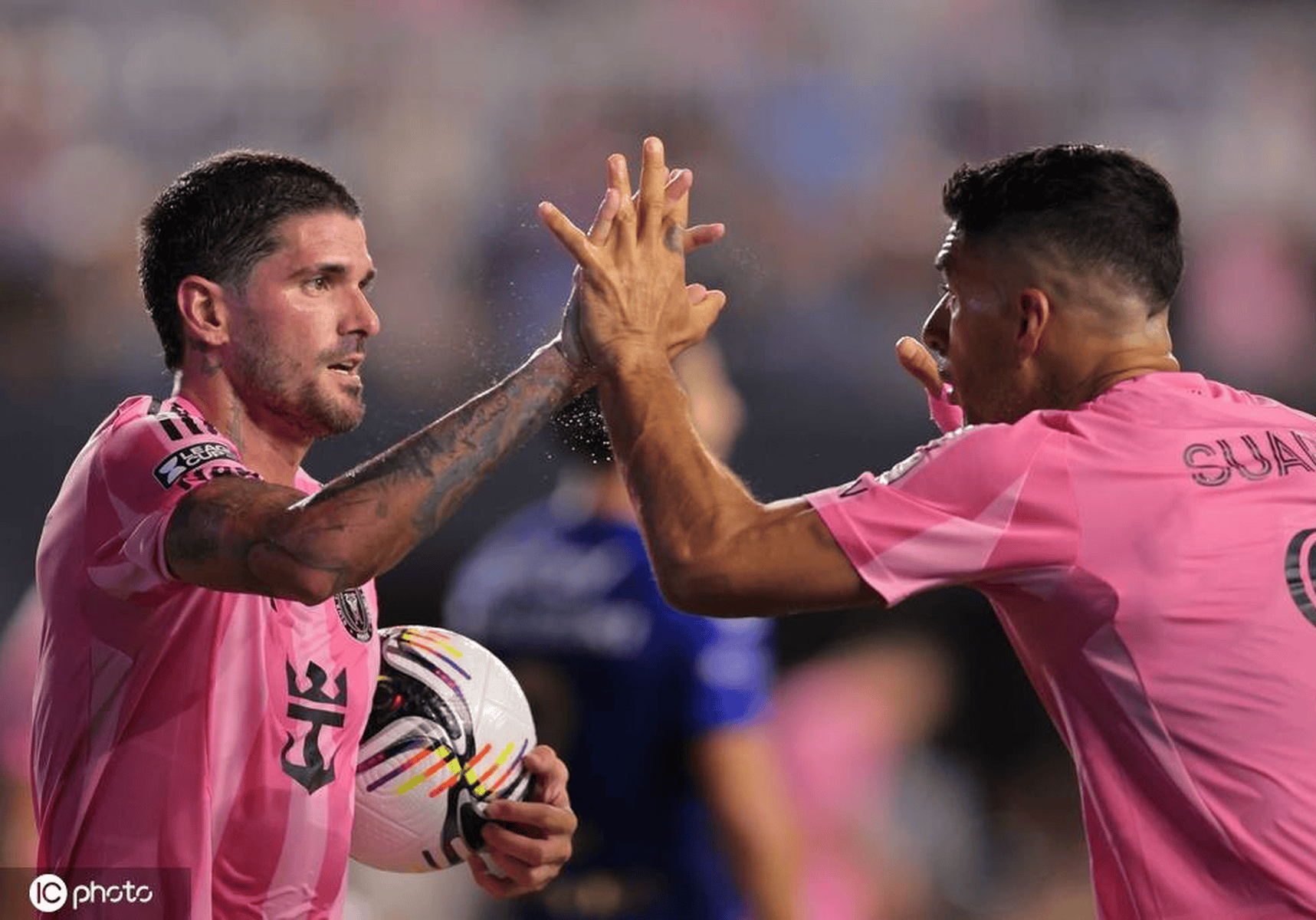 包含德保罗打进迈阿密生涯首球助力球队3-1逆转晋级的词条