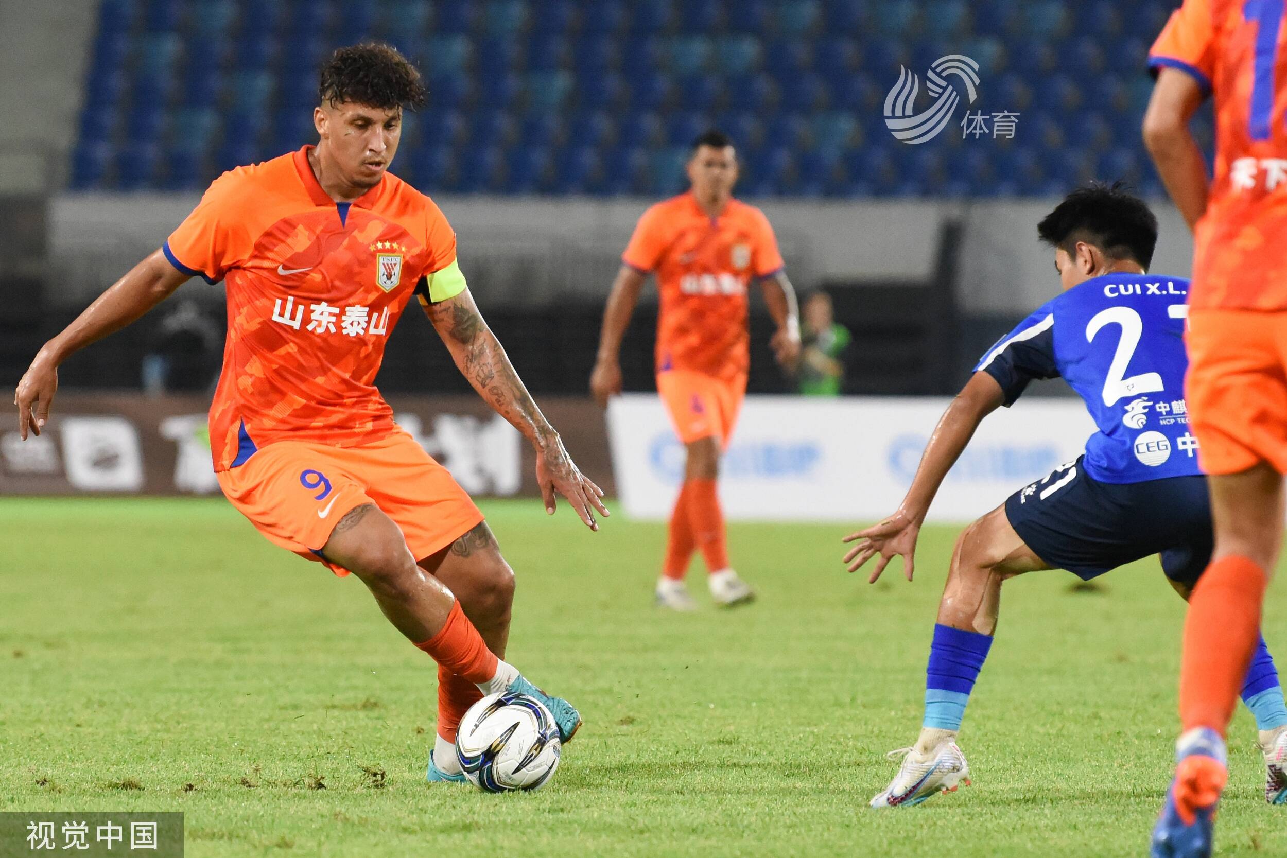 足协杯青岛红狮0-5山东泰山克雷桑双响建功陈蒲单刀破门的简单介绍