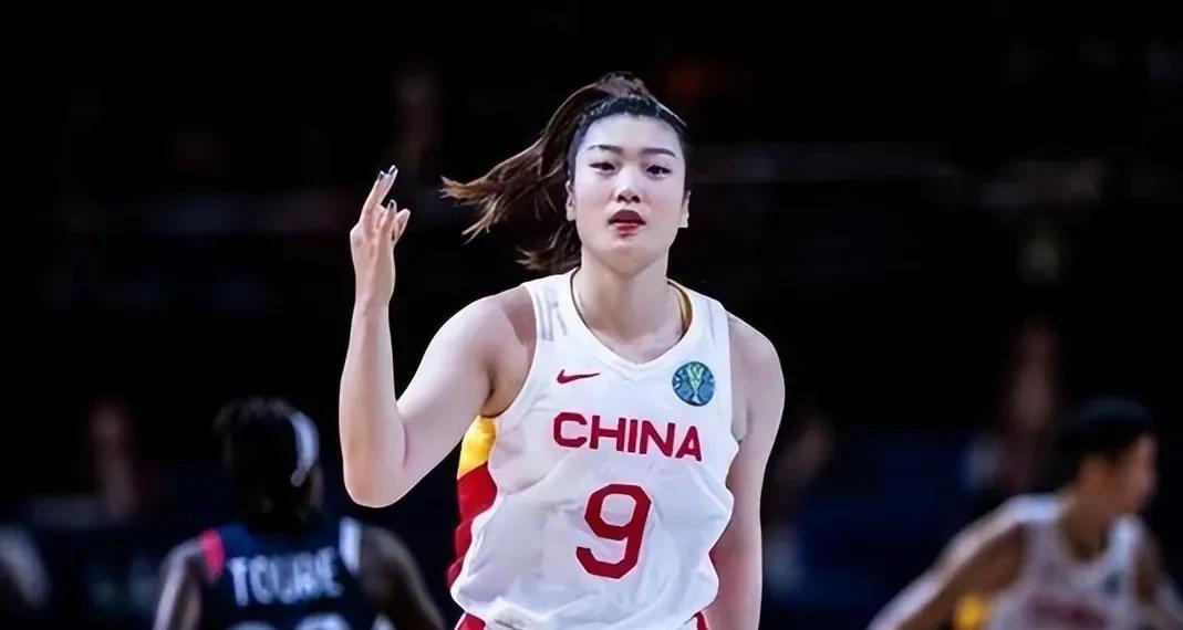 媒体人称说李梦因伤离队已算体面曾开除过更大腕球星的简单介绍