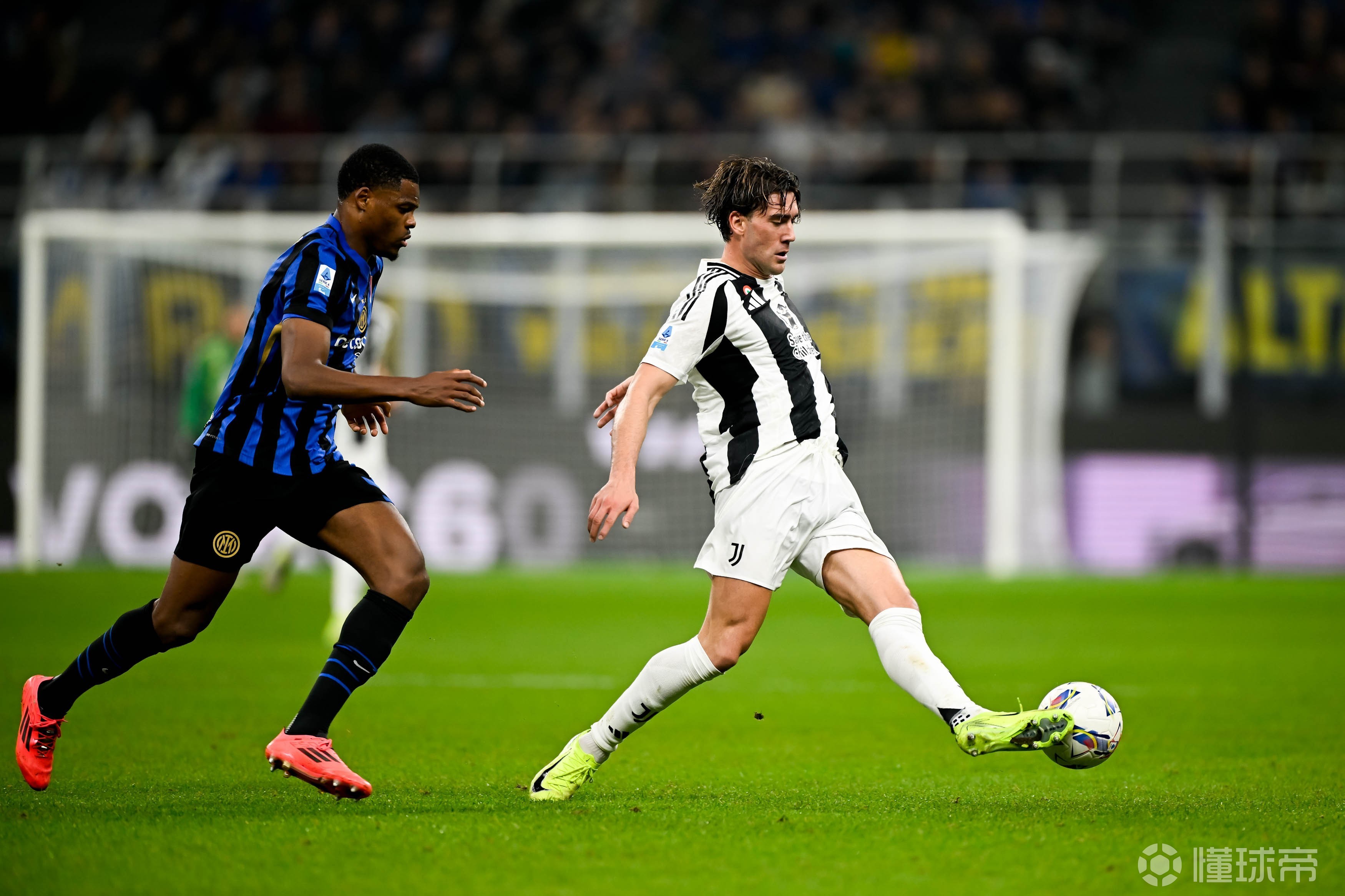 尤文找维阿替代者阿尔诺-马丁内斯等多名球员成为目标的简单介绍 尤文找维阿替代者阿尔诺-马丁内斯等多名球员成为目标的简单介绍