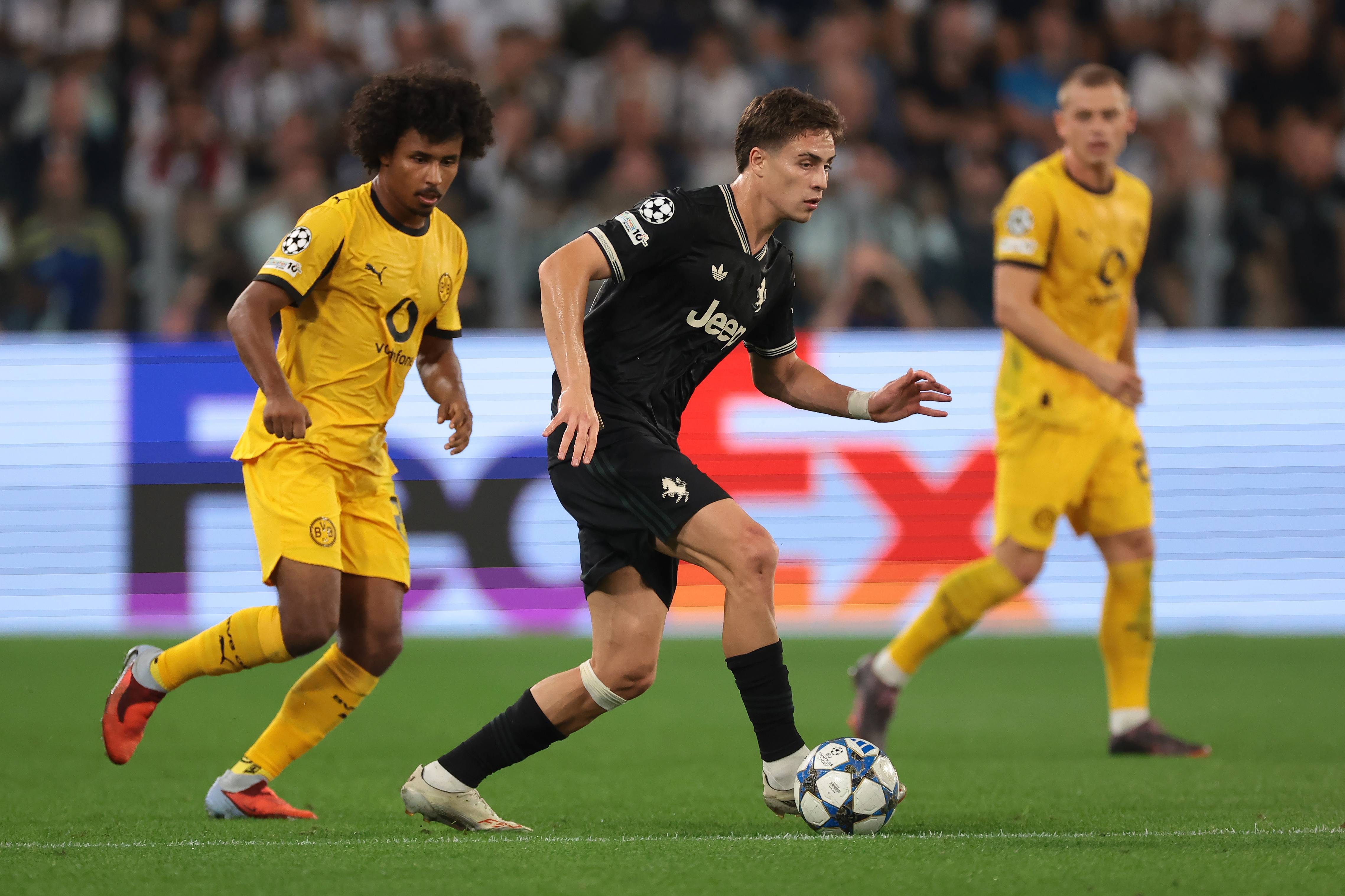 包含伊尔迪兹续约谈判陷入僵局双方在薪资上未能达成一致的词条