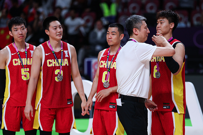 包含中国男篮1/4决赛力克韩国时隔10年中国男篮晋级亚洲杯四强的词条  第2张