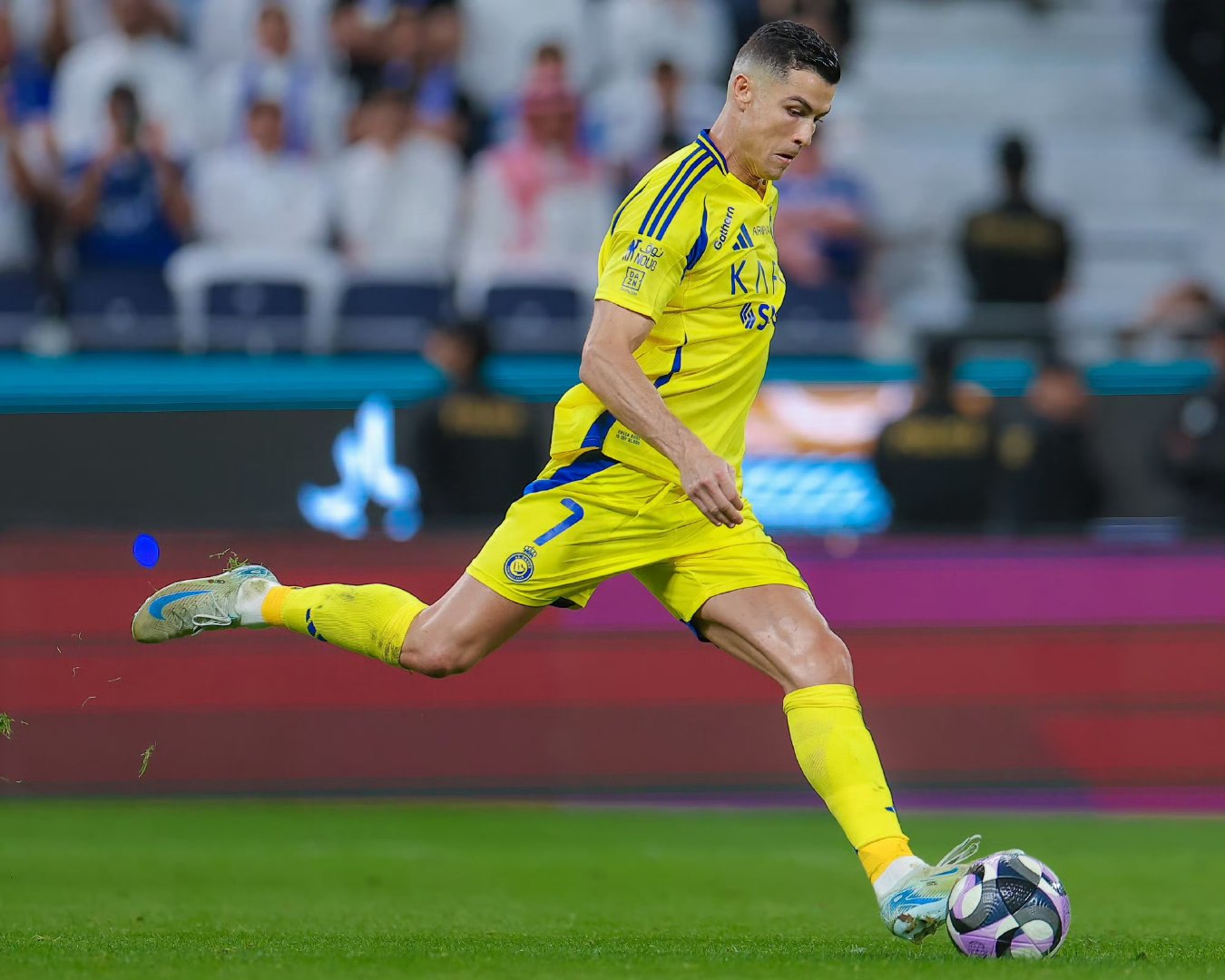 包含C罗称视自己为沙特公民2023年加盟利雅得胜利的词条