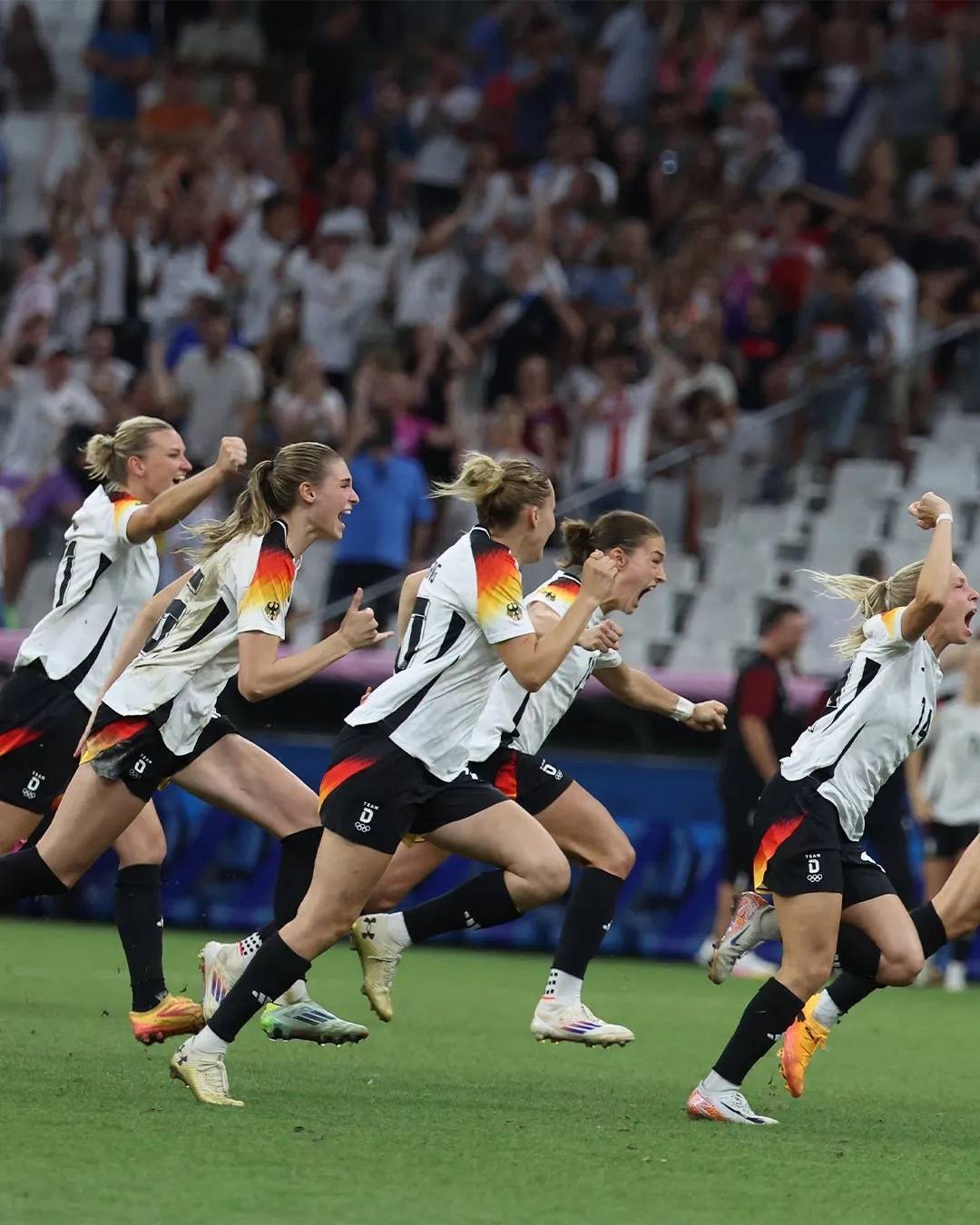 欧冠女：切尔西女足VS巴塞罗那女足