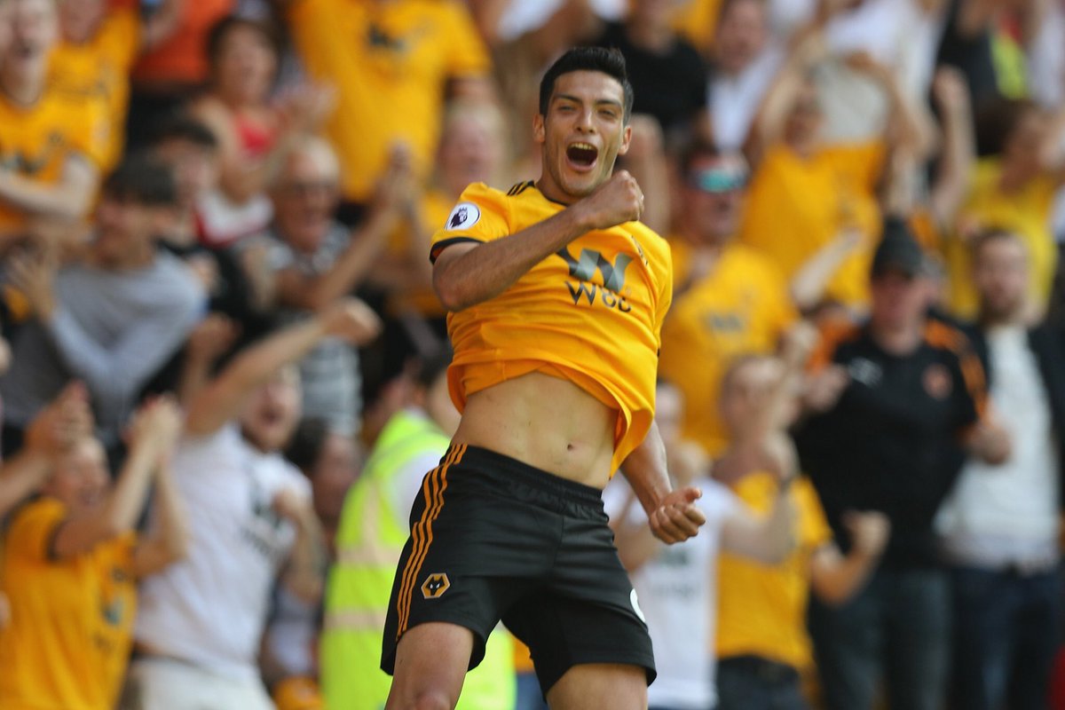 关于劳尔希门尼斯进球后致敬若塔两人曾在狼队做过队友的信息