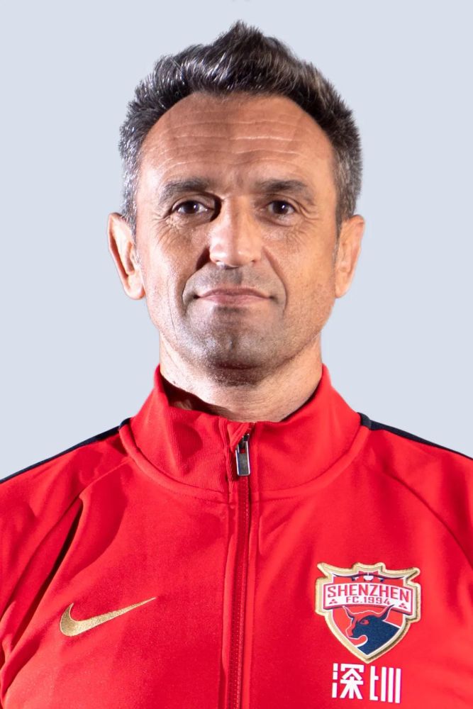 印尼足协聘请兹维尔斯曾邀请小克鲁伊夫的简单介绍