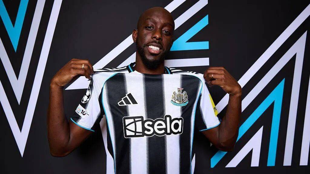 关于伊萨克不满纽卡未兑现加薪承诺球员希望寻求转会的信息