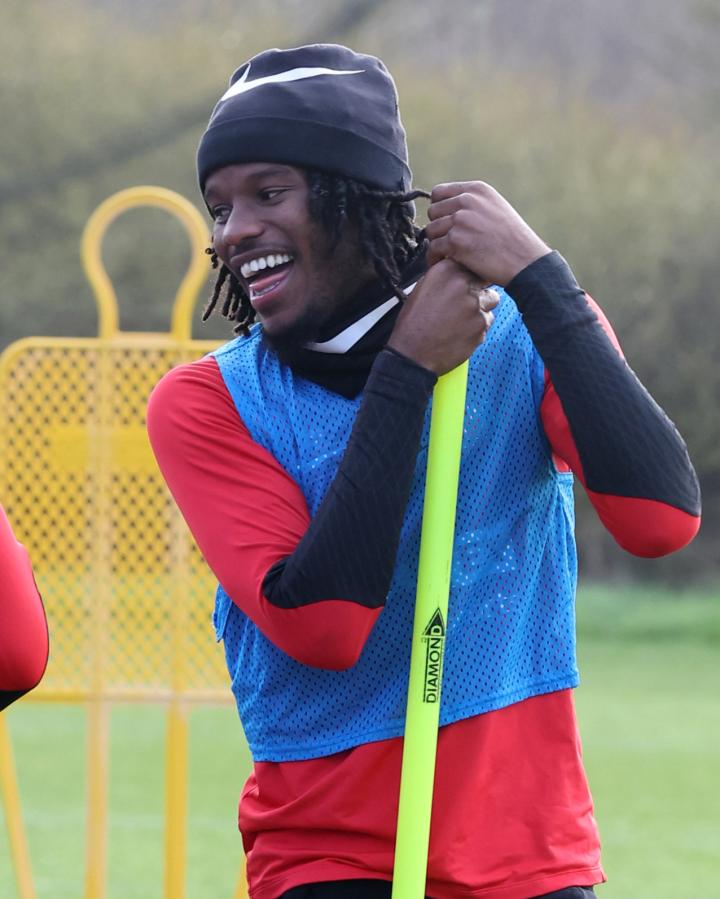 桑德兰考虑签回亨德森目前与阿贾克斯还有1年合同的简单介绍