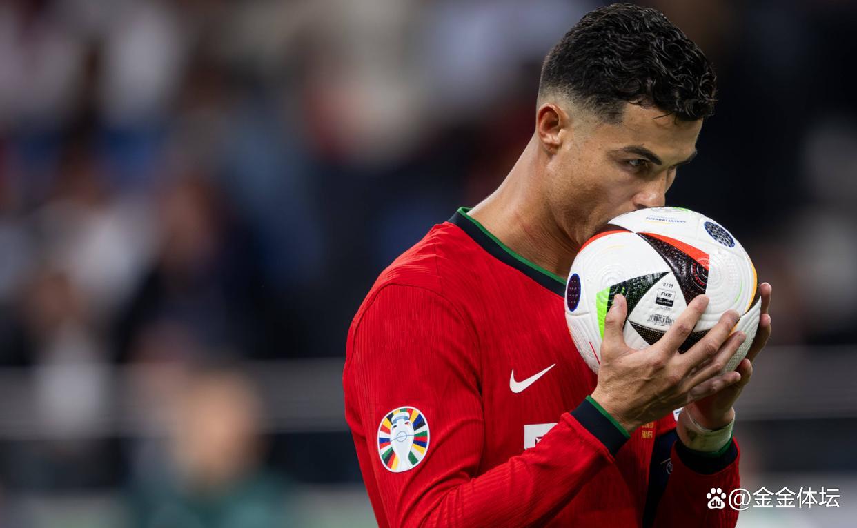 C罗被本泽马挡在沙王杯八强之外利雅得胜利不敌吉达联合的简单介绍 第2张 C罗被本泽马挡在沙王杯八强之外利雅得胜利不敌吉达联合的简单介绍 第2张