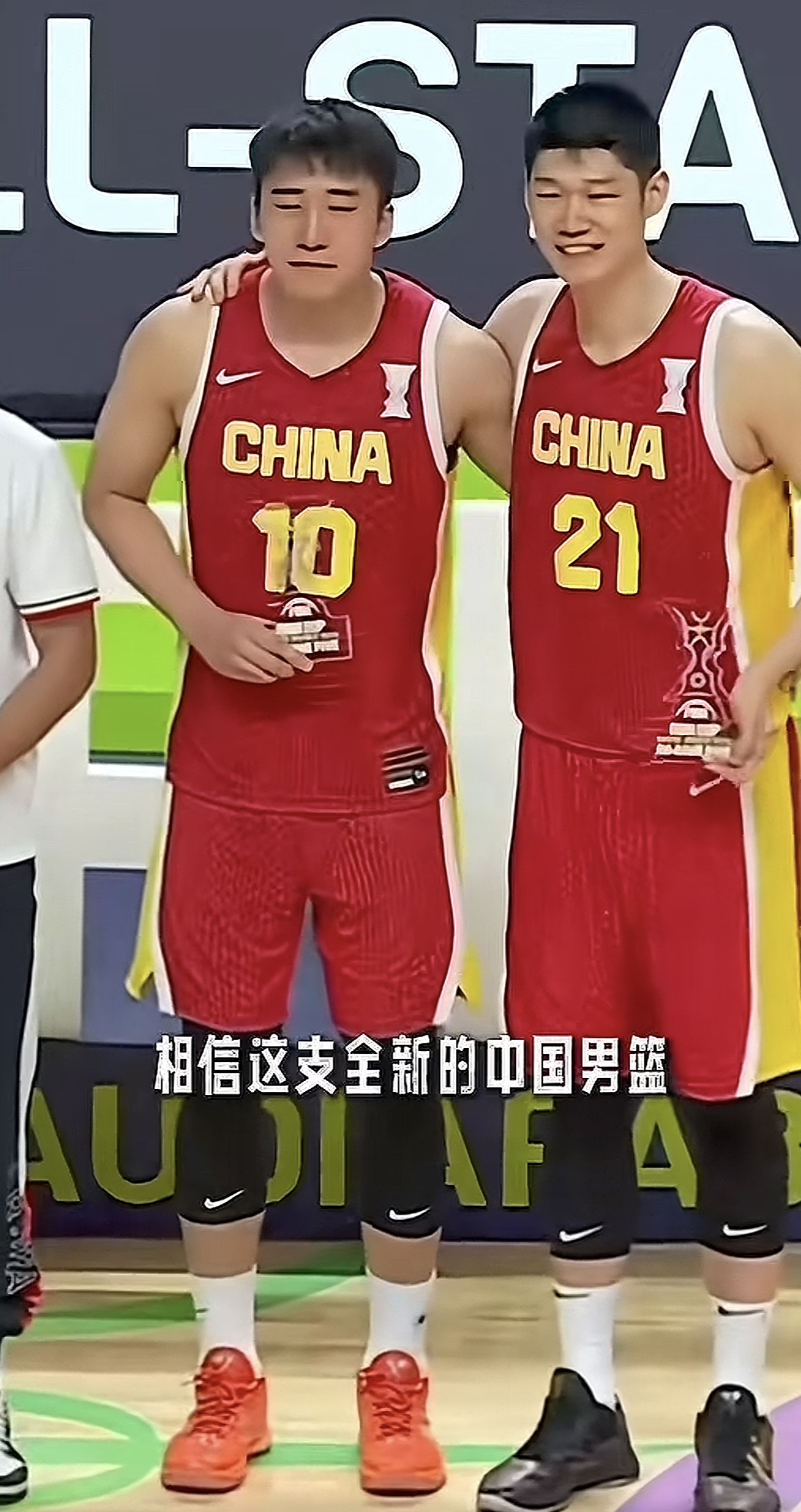 包含王俊杰入选男篮亚洲杯最佳阵容场均13分4.2板的词条